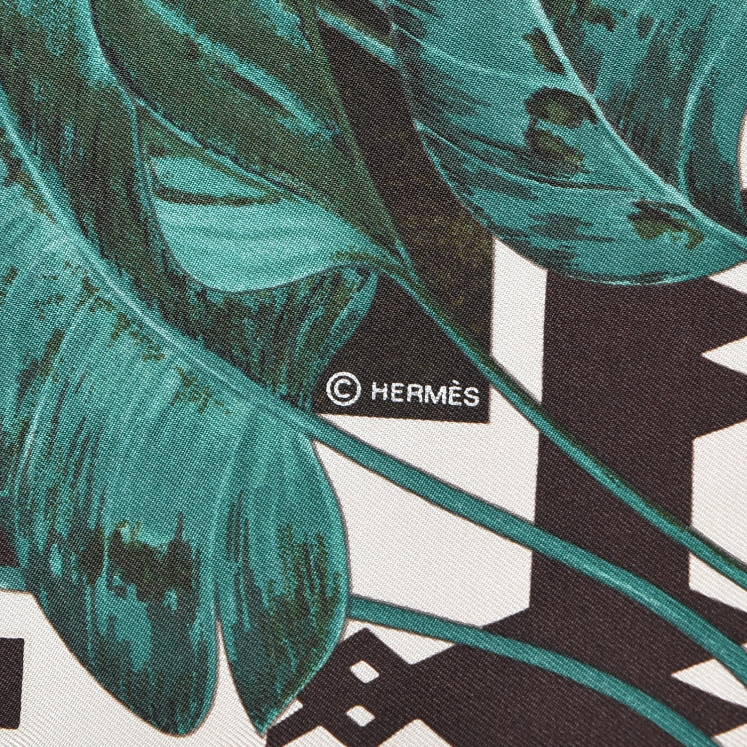 Hermes Silk Wako Ni Scarf 90 Jaune Vert Rouge 5 of 5