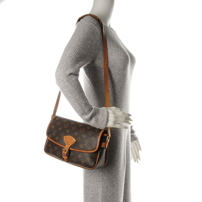Louis Vuitton Monogram Sologne 2 of 7