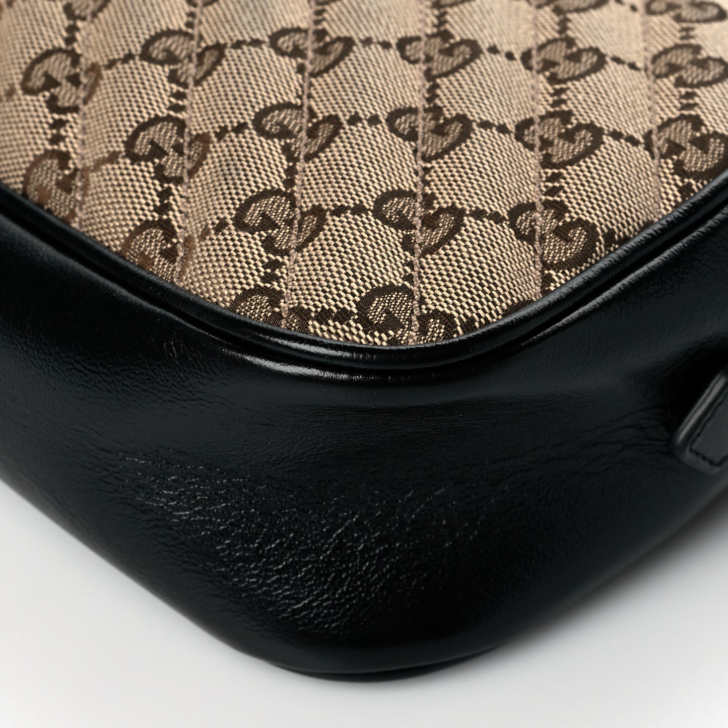 Monogram Matelasse Diagonal Small GG Marmont Chain Shoulder Bag Beige Black