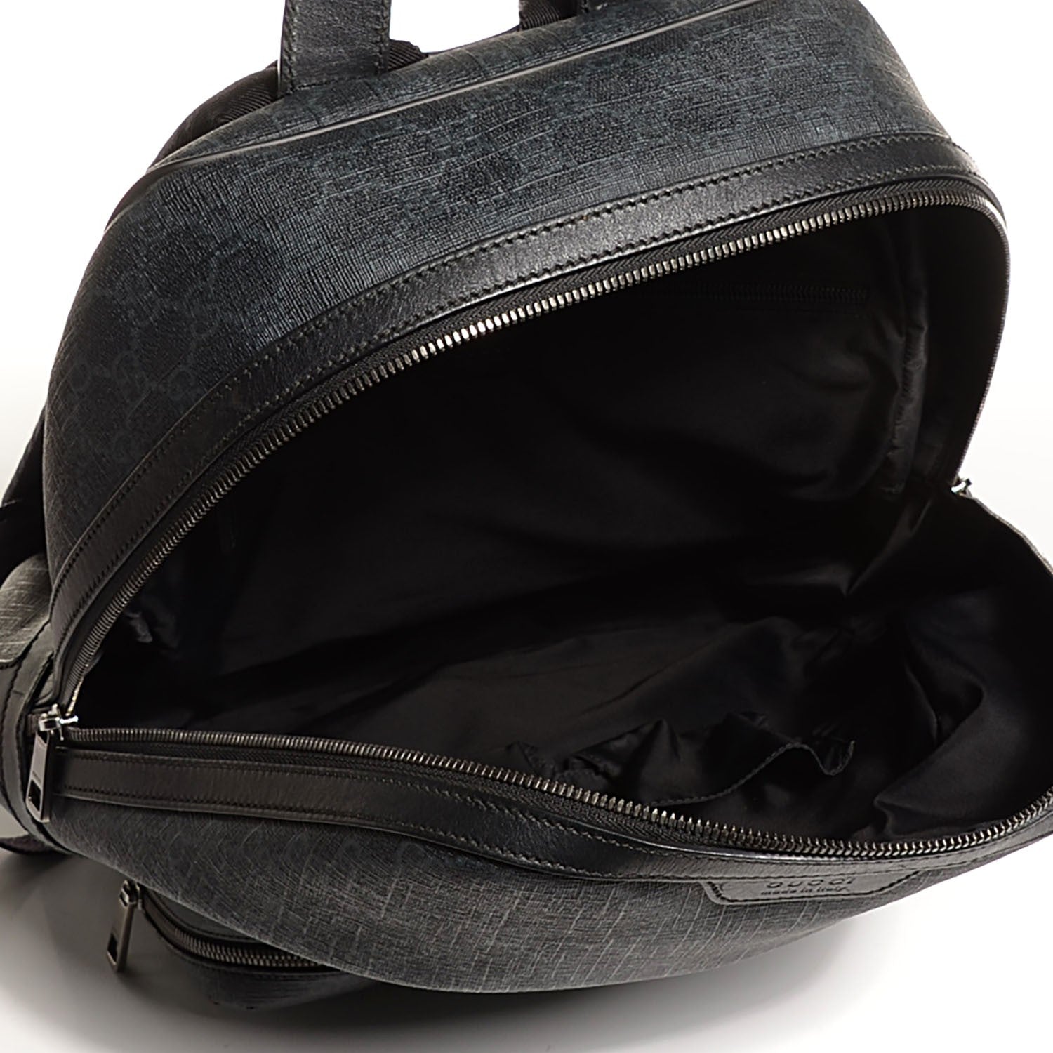 Gucci GG Supreme Monogram Medium Day Backpack Grey Black 5 of 7