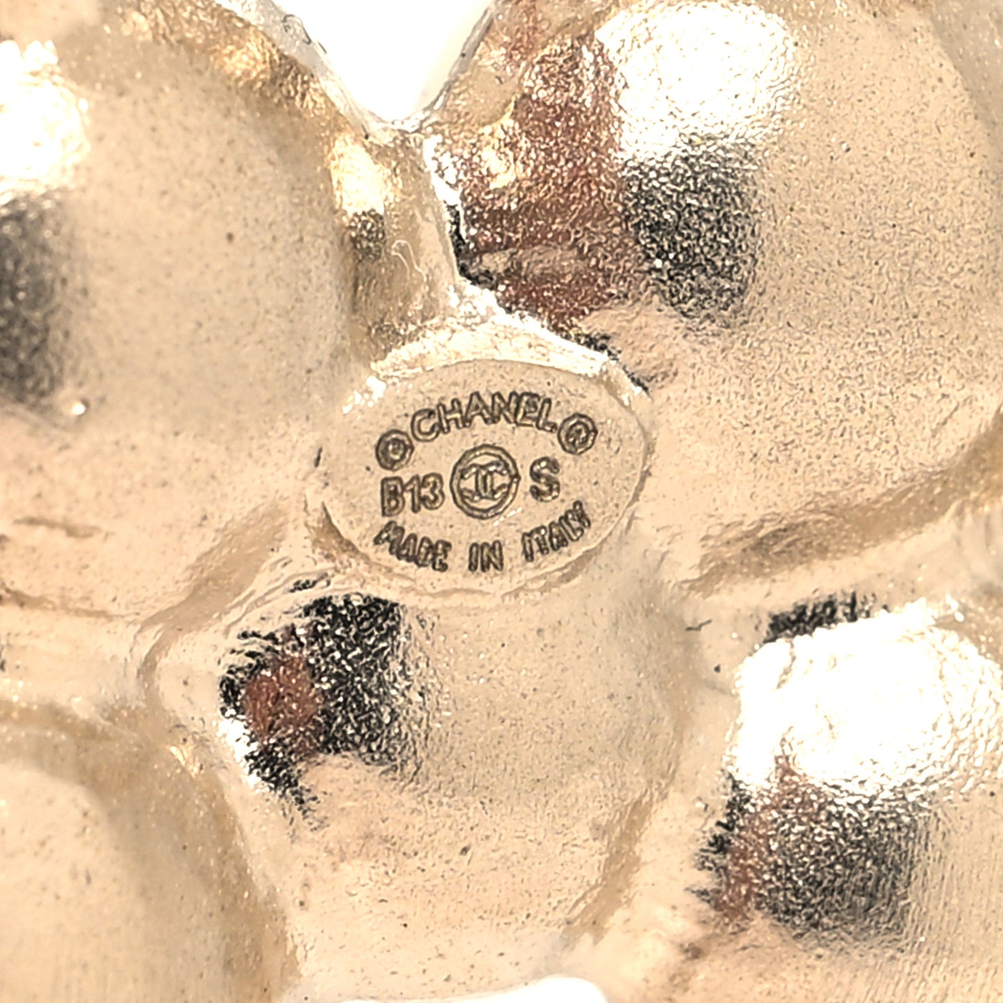 Pearl CC Brooch Gold Pearly White