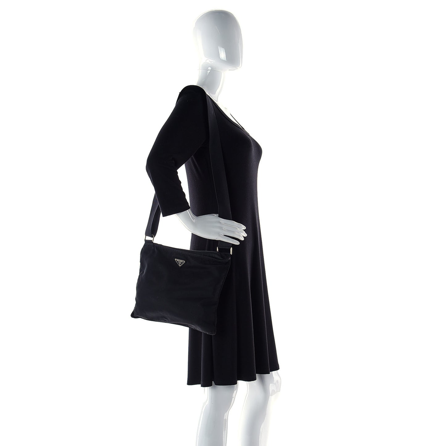 Nylon Flat Messenger Bag Black