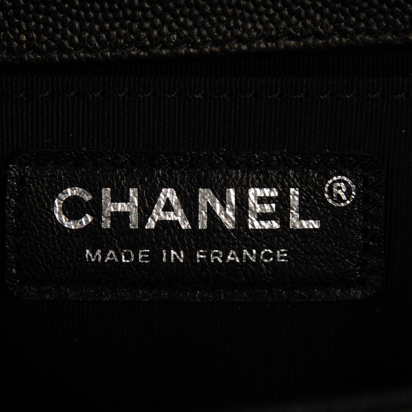 Caviar Quilted Medium Boy Flap So Black