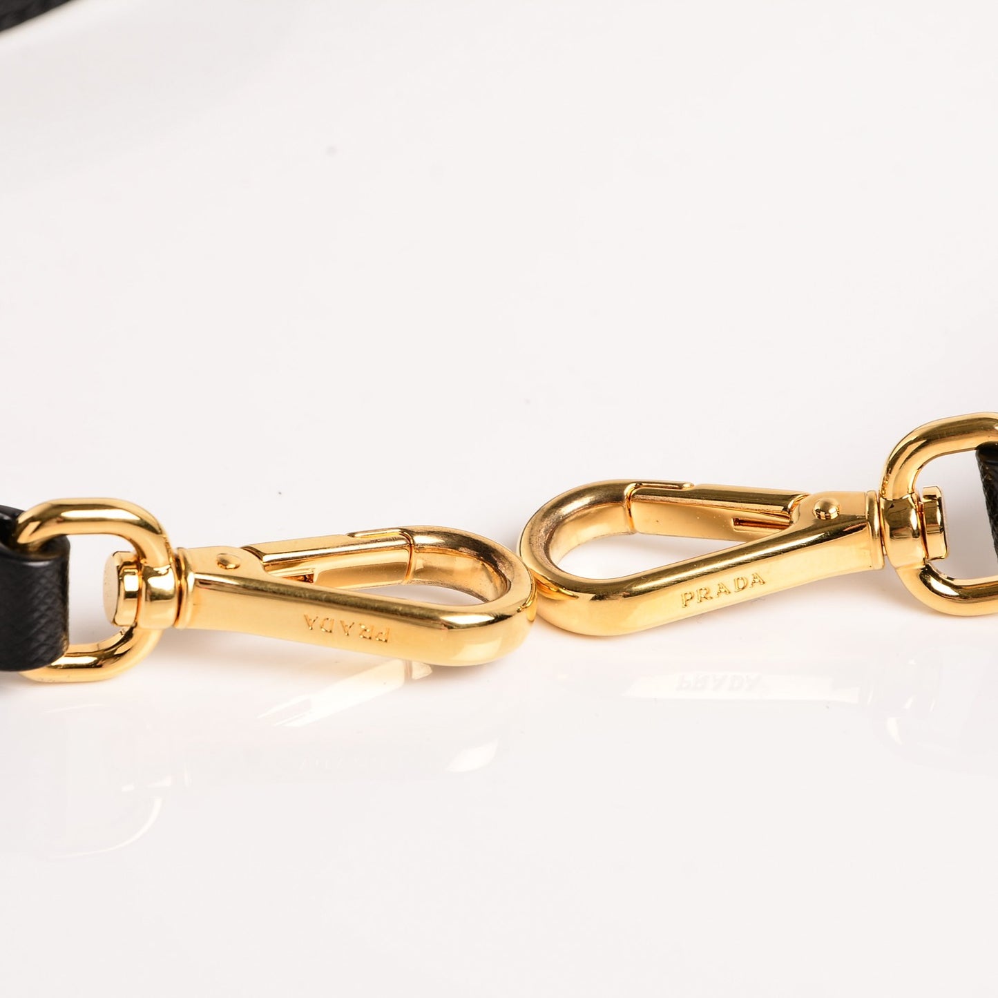 Saffiano Medium Galleria Double Zip Tote Black