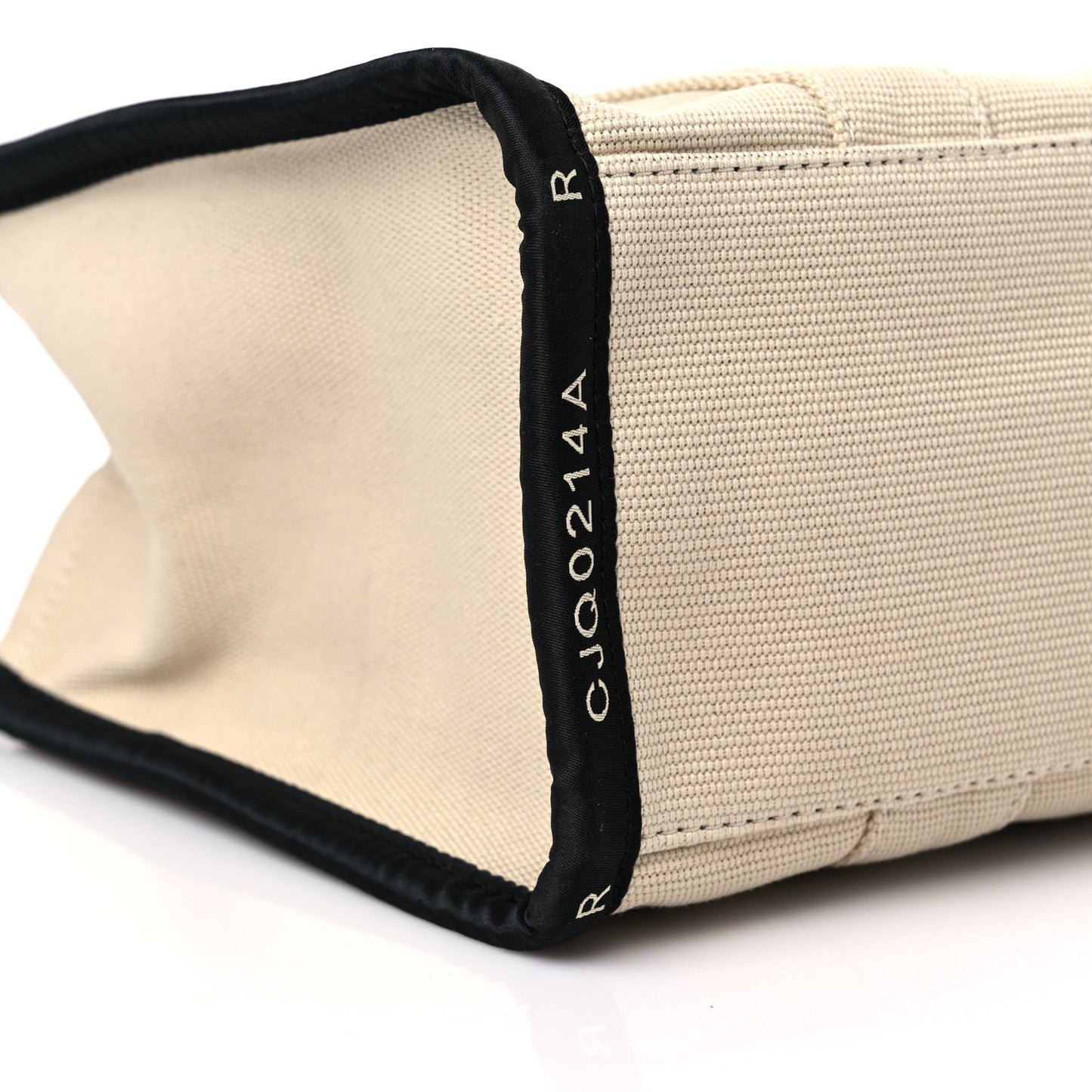 Jacquard Medium The Traveler Tote Bag Warm Sand