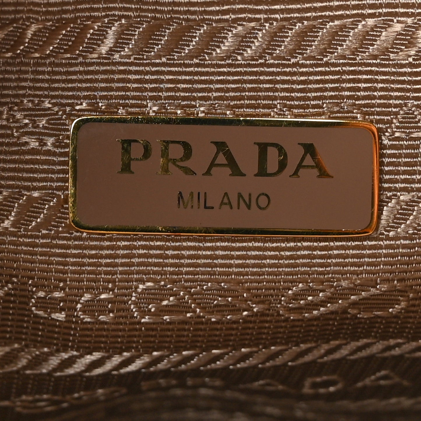 Saffiano Lux Re-Edition 2005 Shoulder Bag Cammeo
