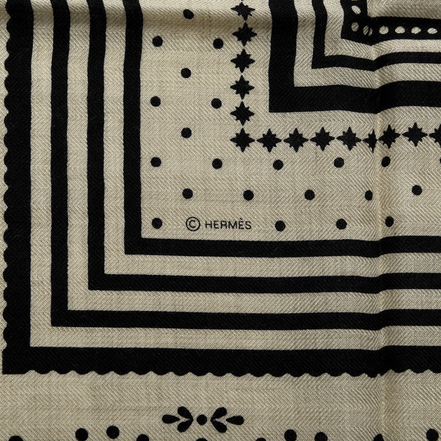 Hermes Silk Cashmere Couvertures Et Tenues de Jour Bandana Shawl 140 Natural Black 3 of 6