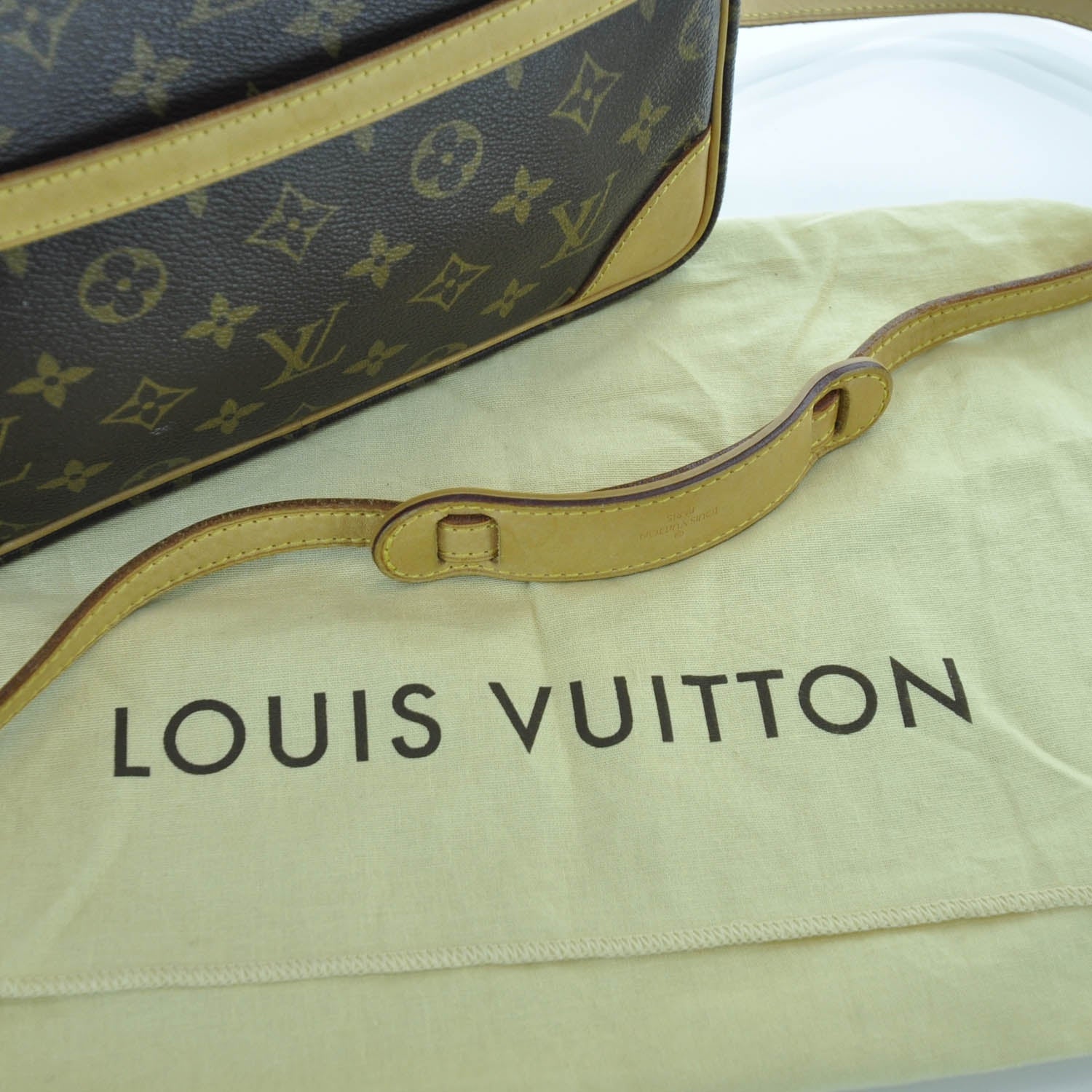 Louis Vuitton Monogram Trocadero 27 8 of 12