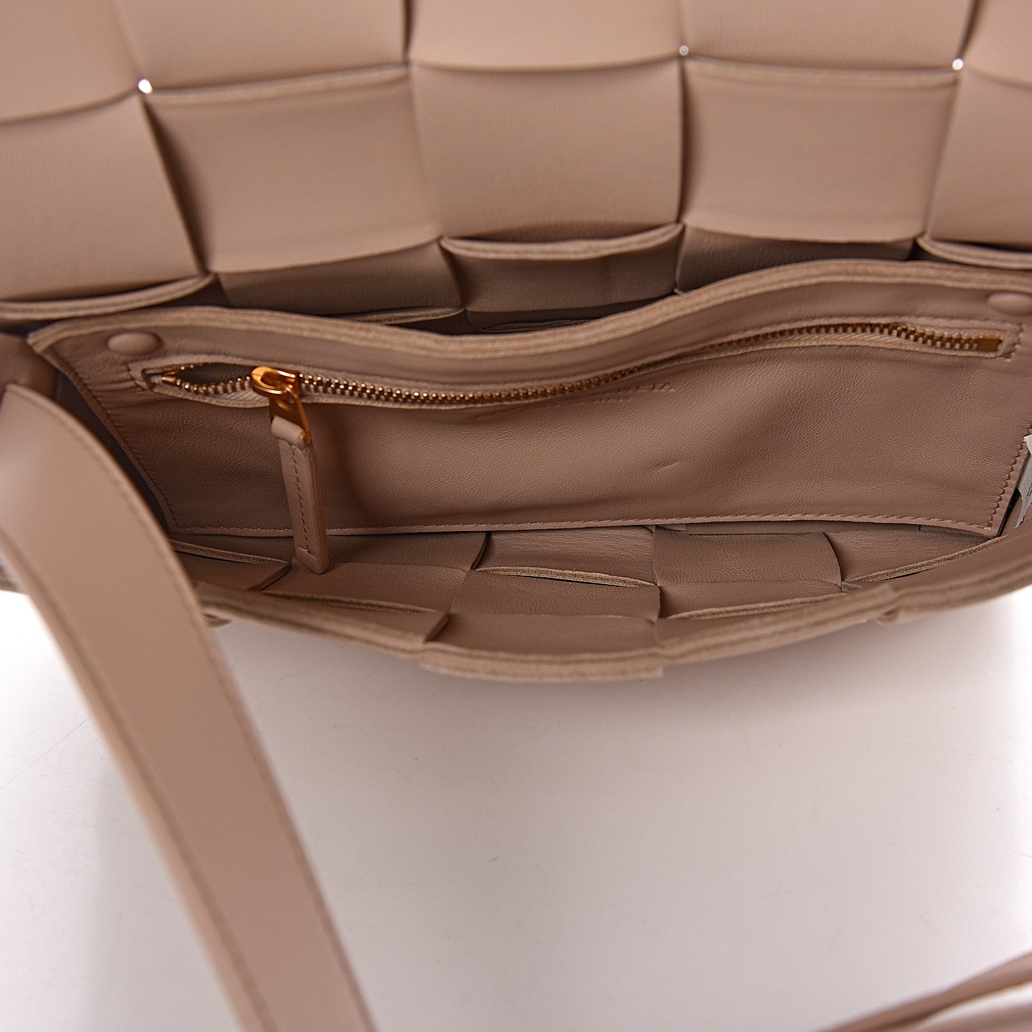 Bottega Veneta Nappa Maxi Intreccio Cassette Bag Nude 5 of 10