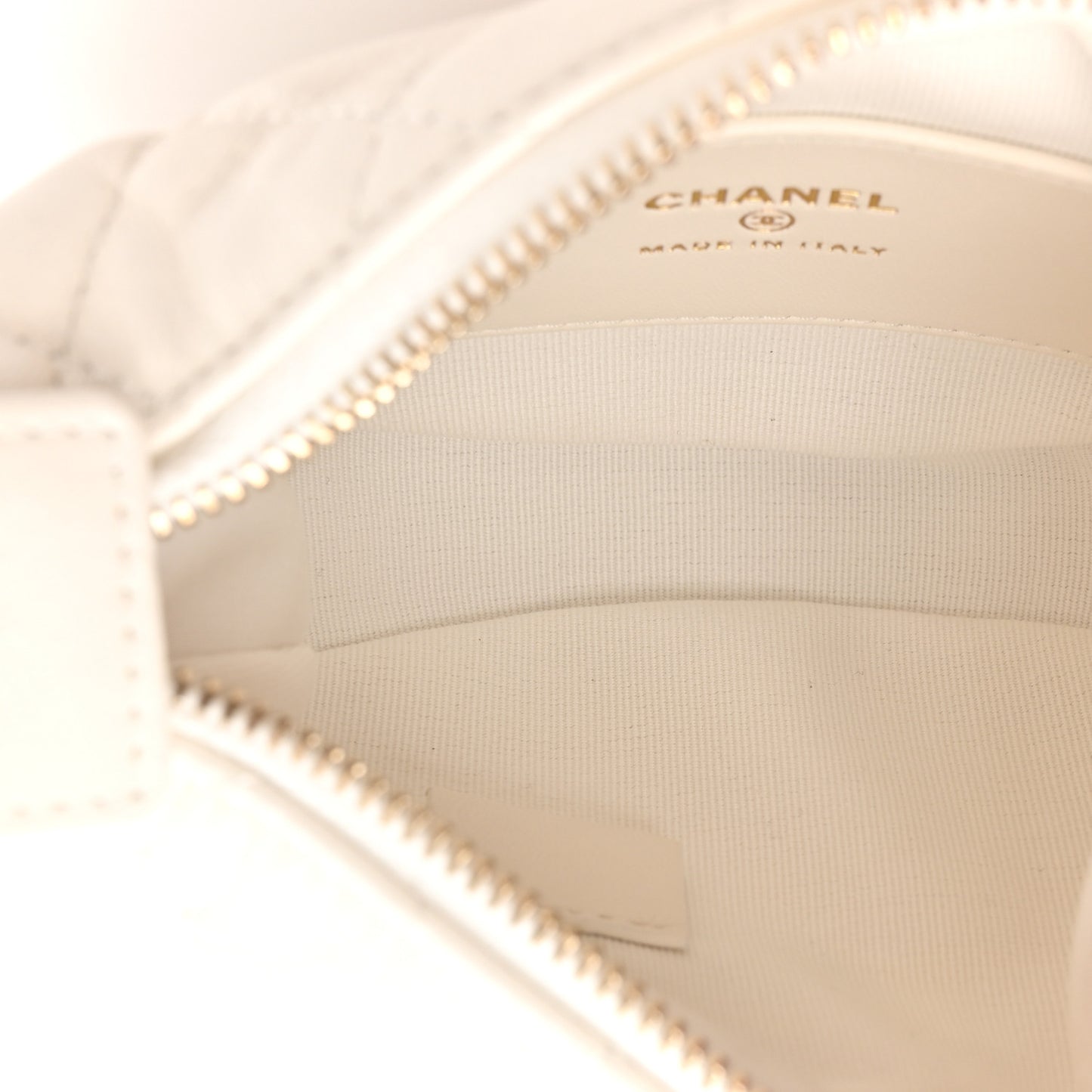 Lambskin Quilted Chain Around Pouch White