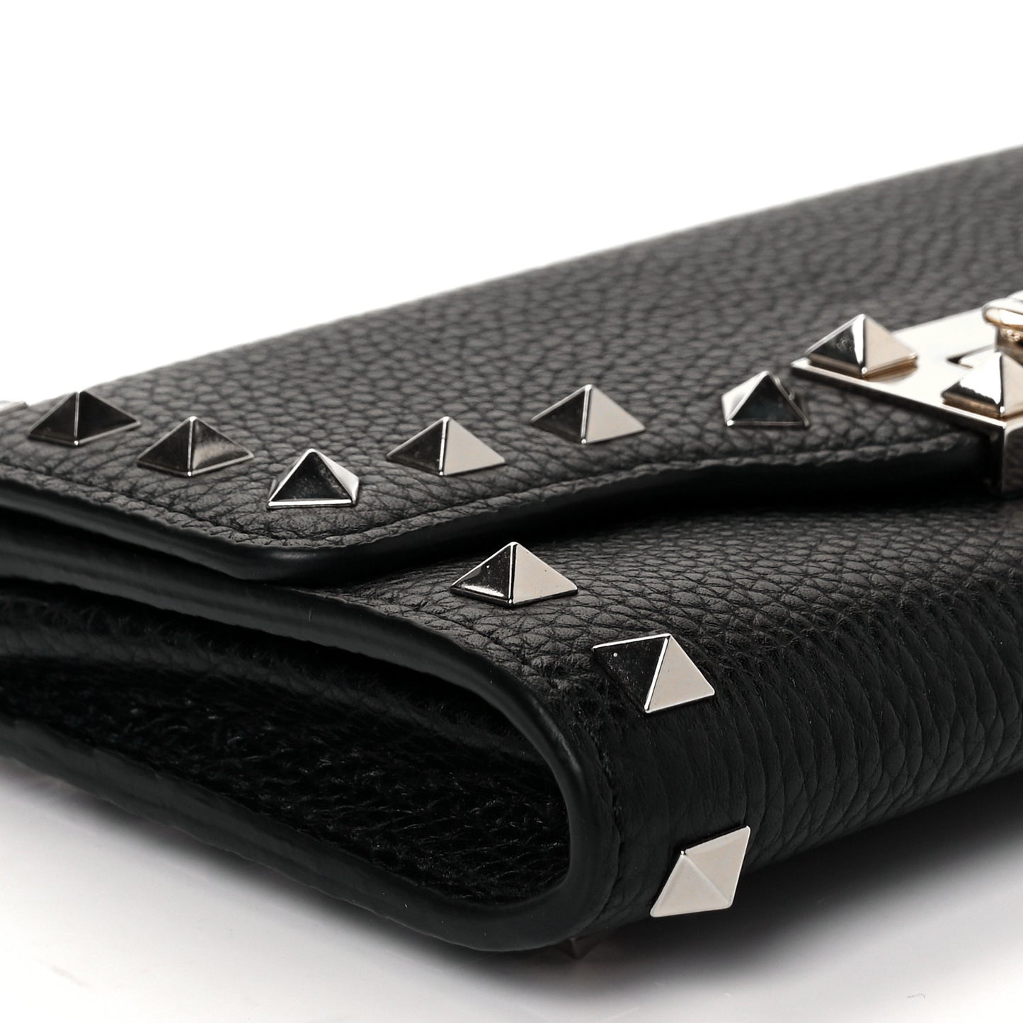 Pebbled Calfskin Rockstud Flip Lock Wallet On Chain Black