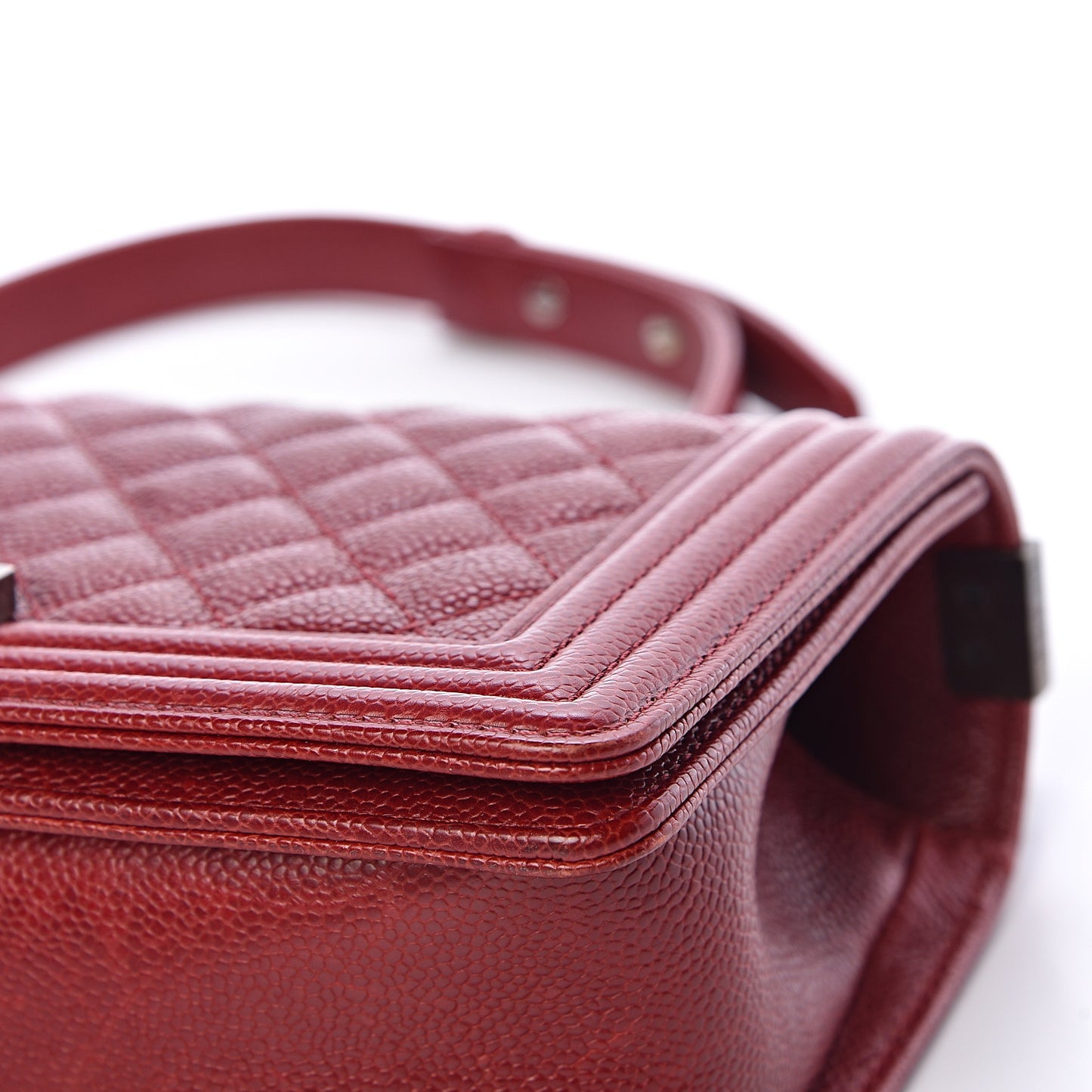 Caviar Quilted Medium Boy Flap Red