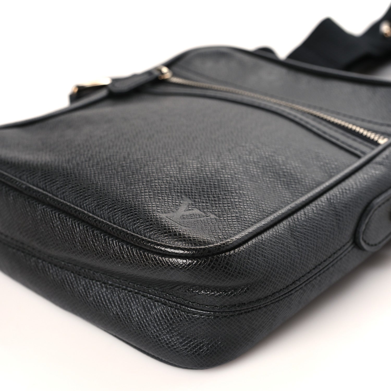 Louis Vuitton Taiga Dimitri Ardoise 8 of 8