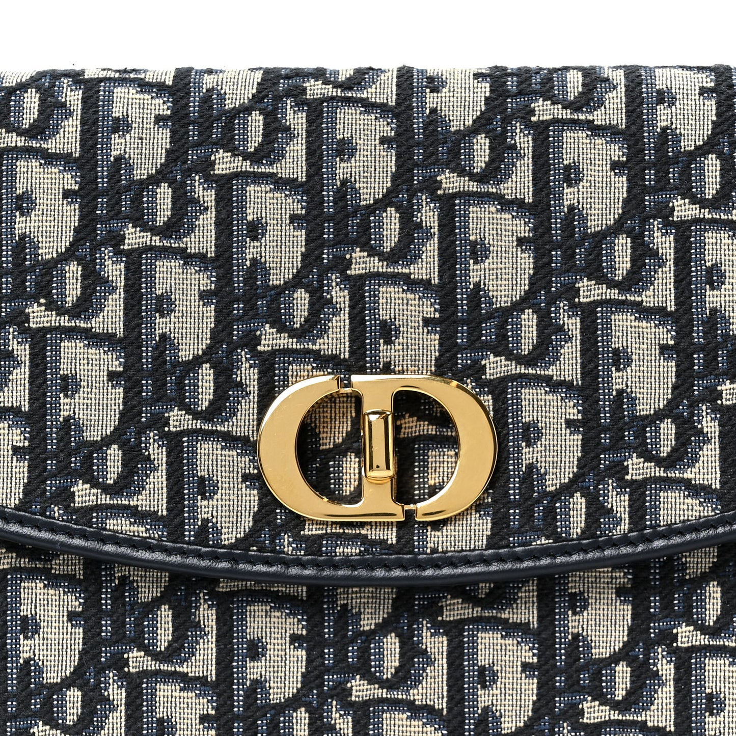 Oblique 30 Montaigne Avenue Pouch With Flap Blue