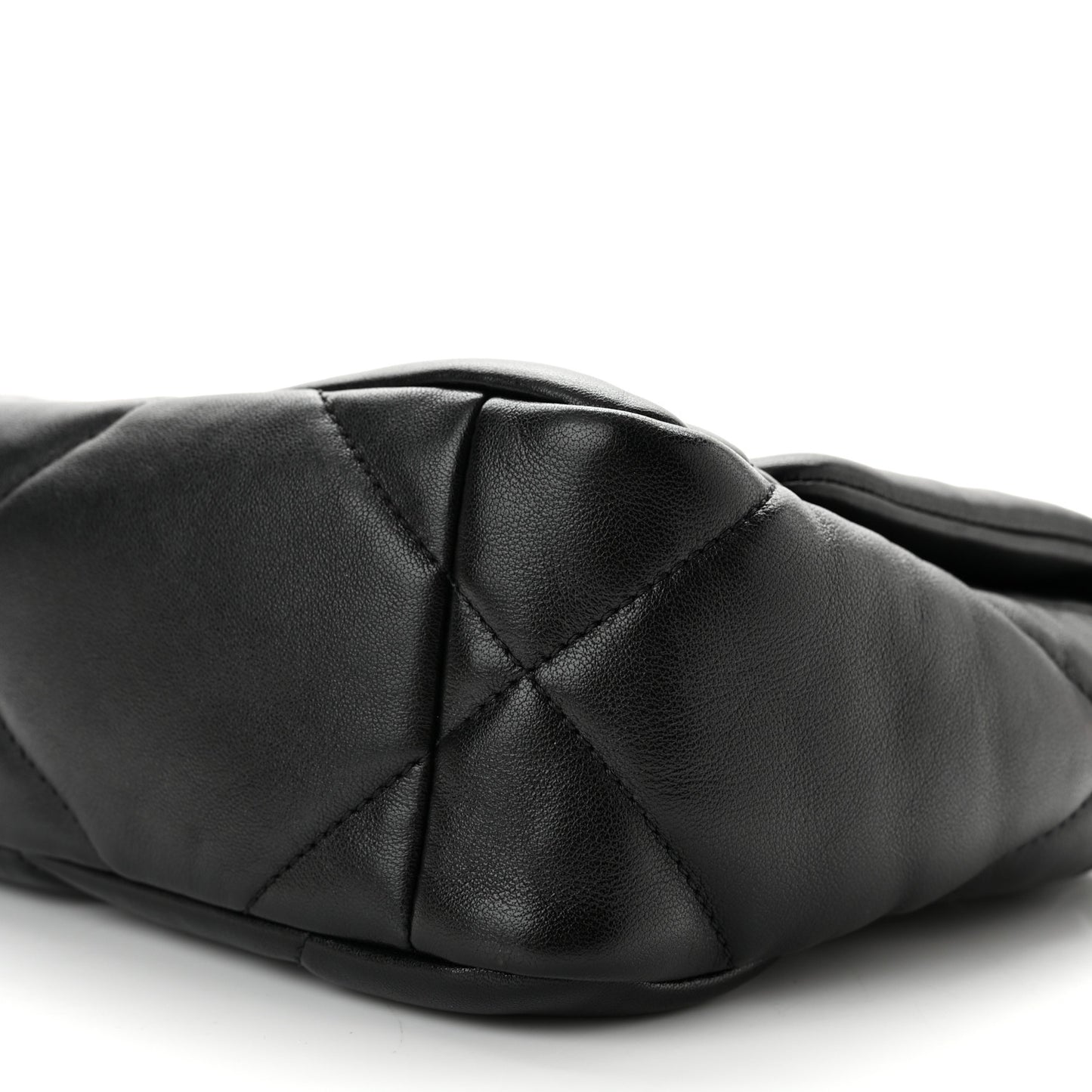 Lambskin Quilted Medium Chanel 19 Flap Black