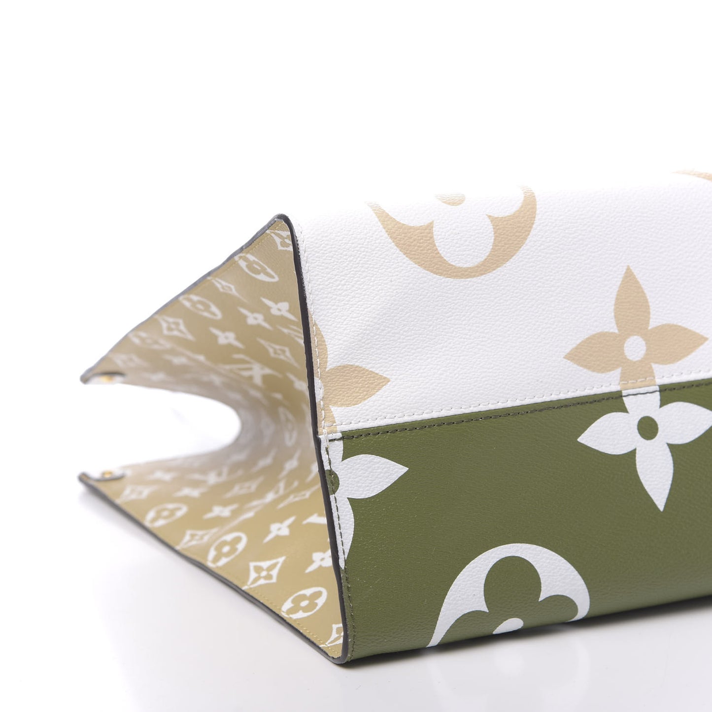 Monogram Giant Onthego GM Kaki Beige
