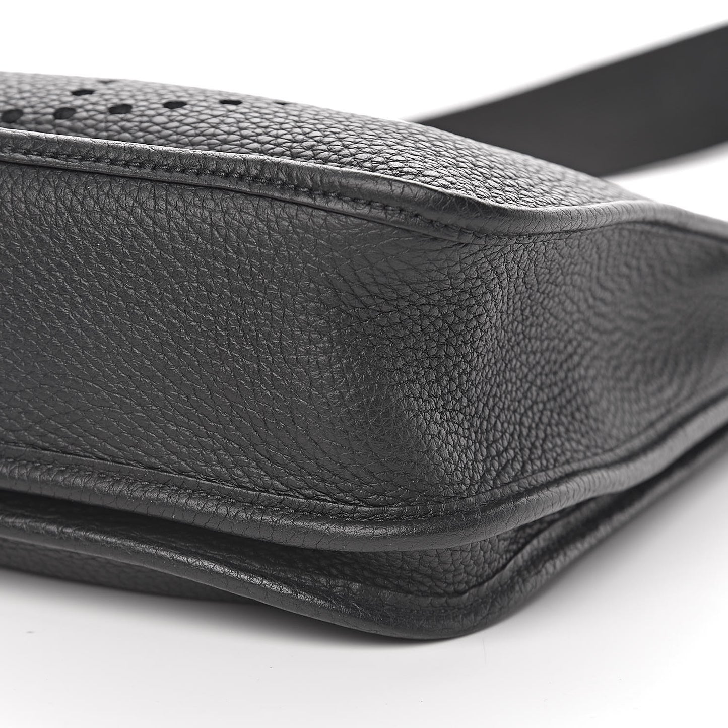 Taurillon Clemence Evelyne III PM Black