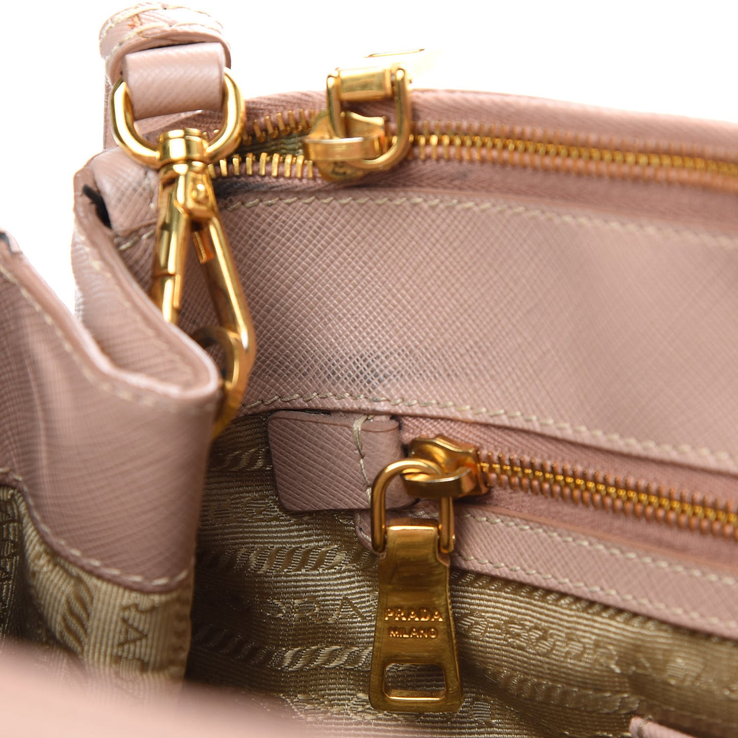 Saffiano Medium Galleria Double Zip Tote Cammeo