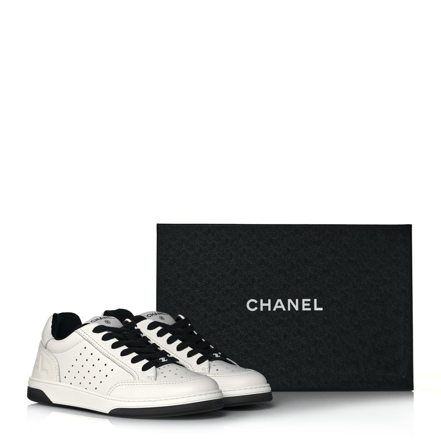 Grained Calfskin Fabric Womens Logo Sneakers 39 White Black