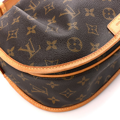 Louis Vuitton Monogram Menilmontant PM 9 of 12