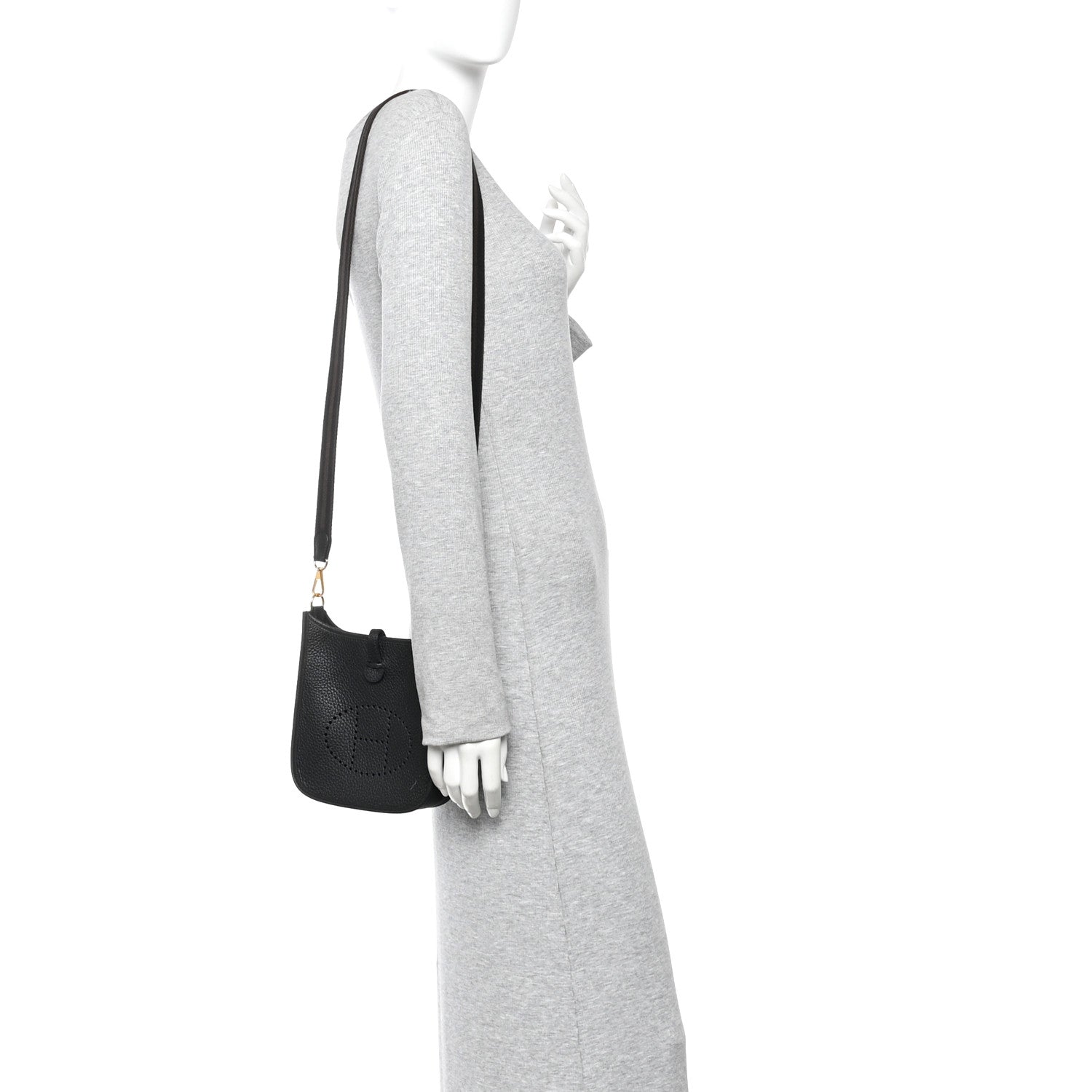 HERMēS ブラックレザーショルダーバッグ Hermes Black Clemence Evelyne III Crossbody bag Size 33 - Foxy