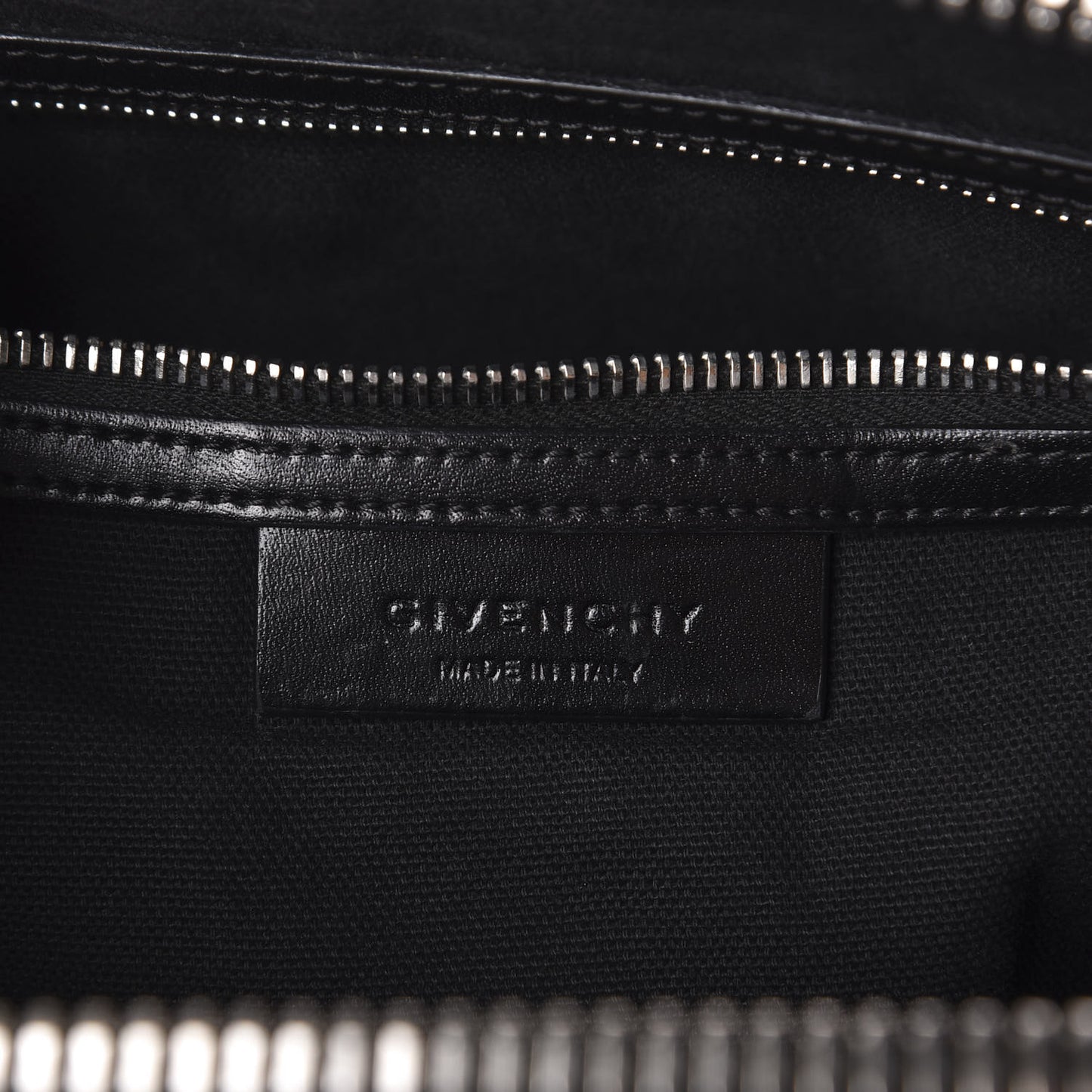 Shiny Lord Calfskin Medium Antigona Black