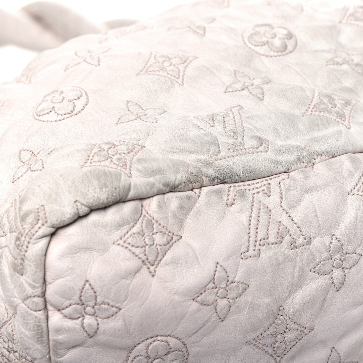 Lambskin Olympe Stratus PM Ecru