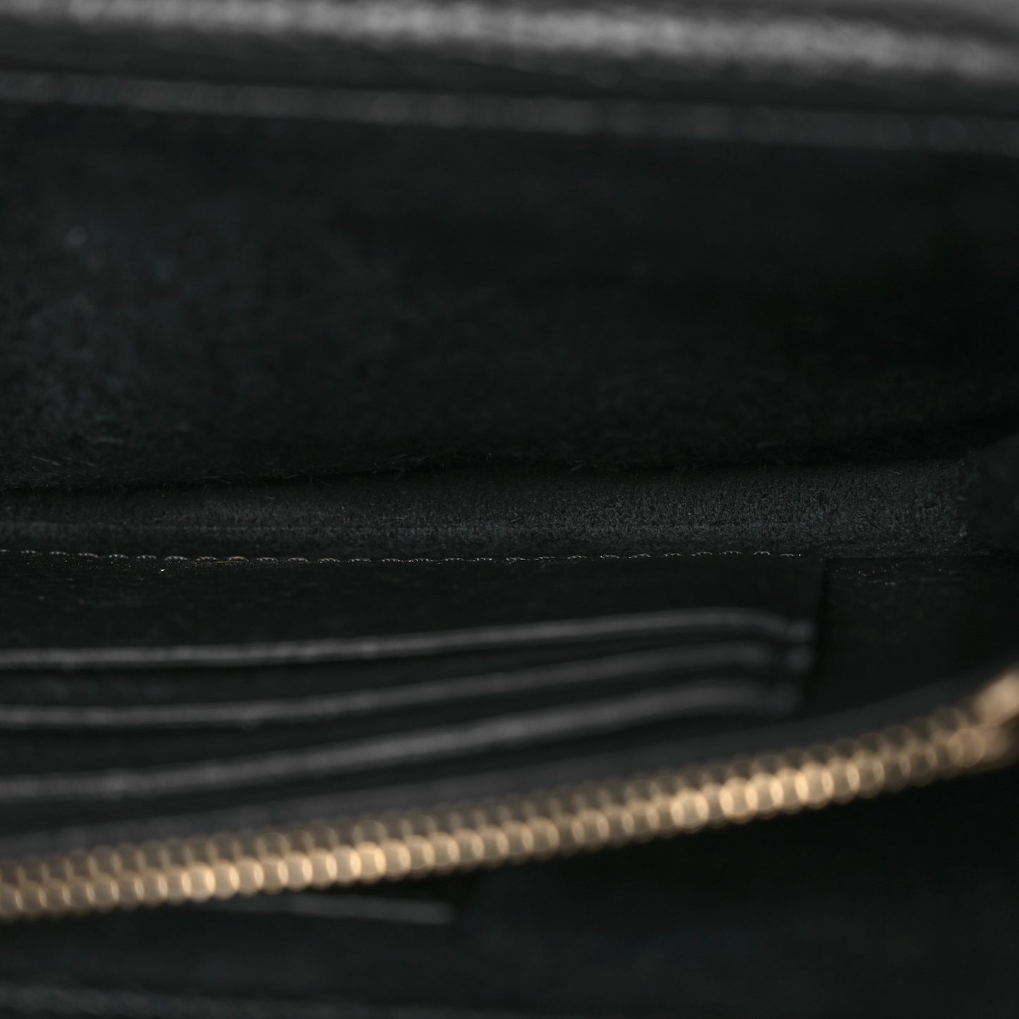 Pebbled Calfskin Rockstud Wallet On Chain Black