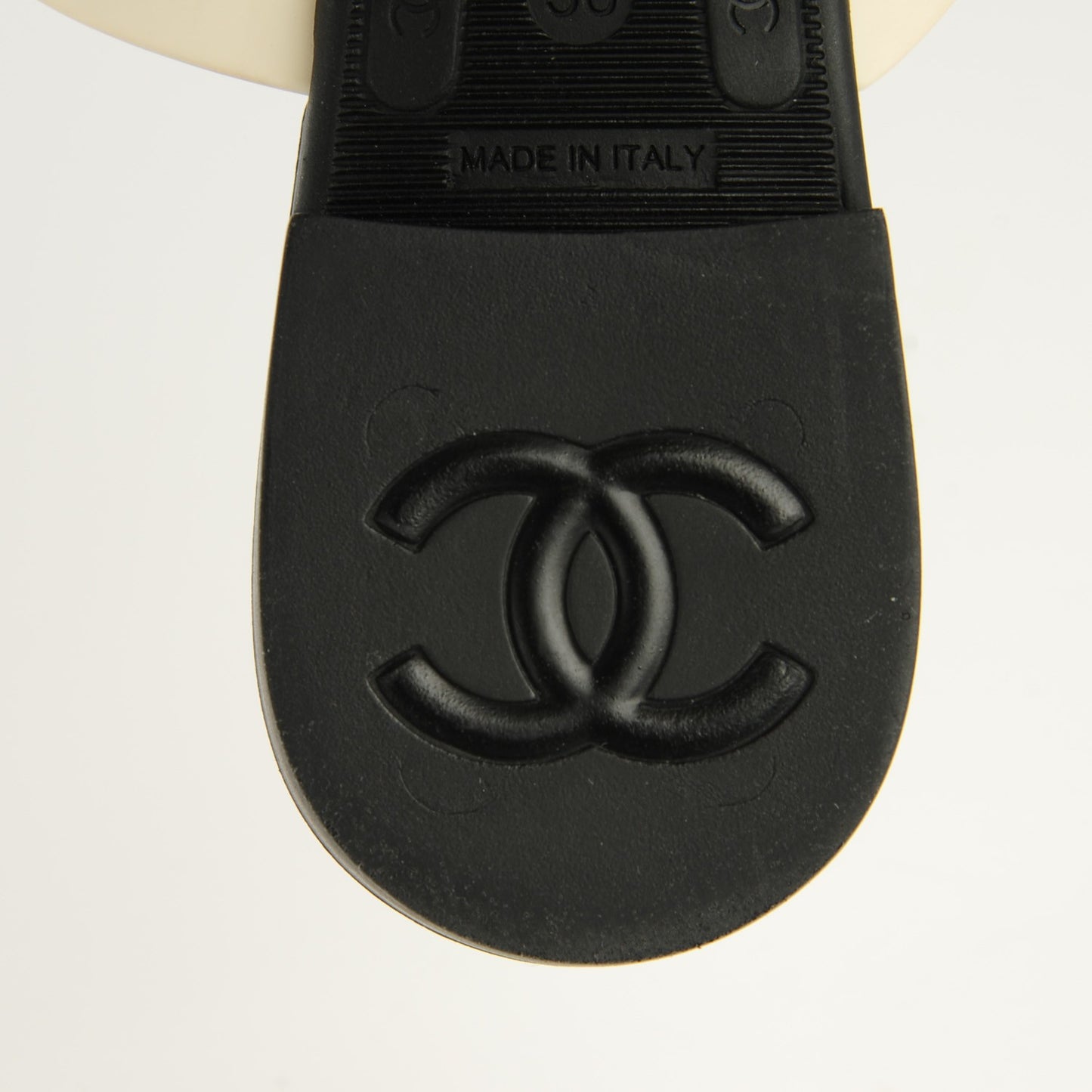 Jelly Quilted Camellia Thong Sandals 36 Black White