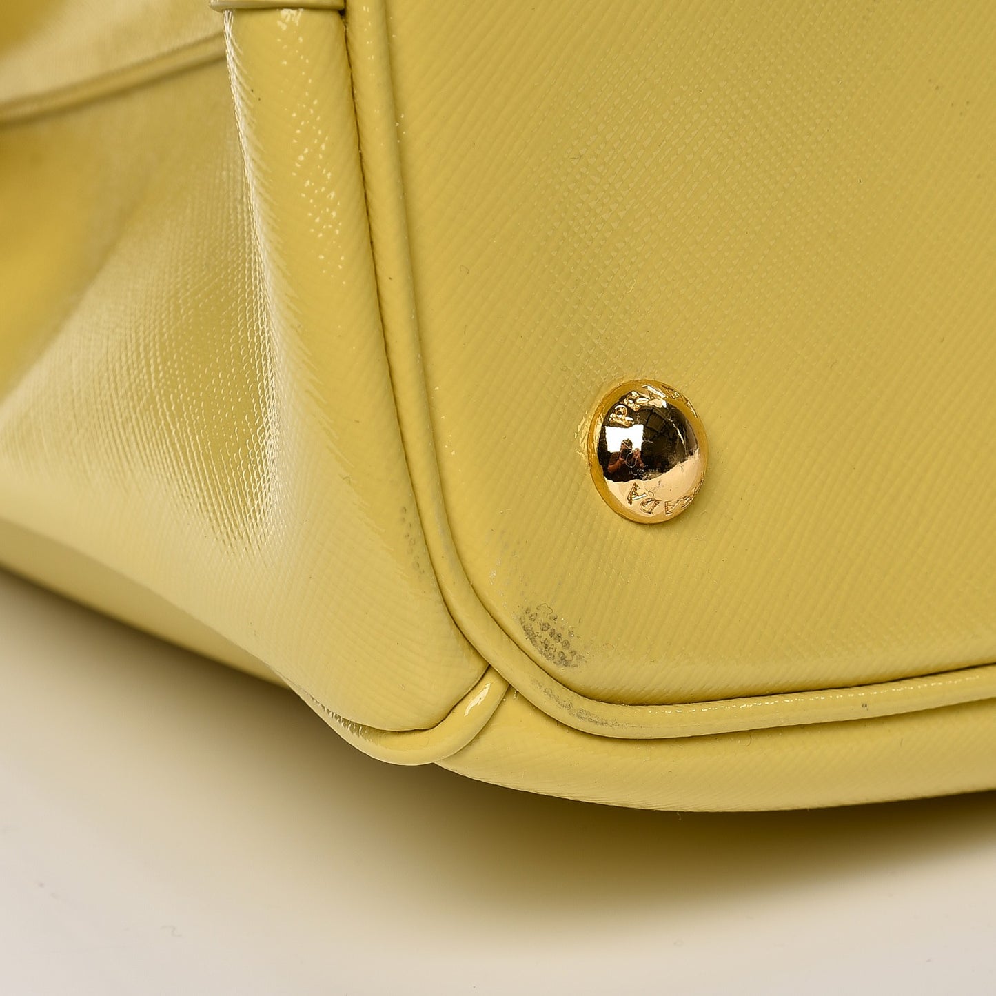Saffiano Vernice Tote Ananas