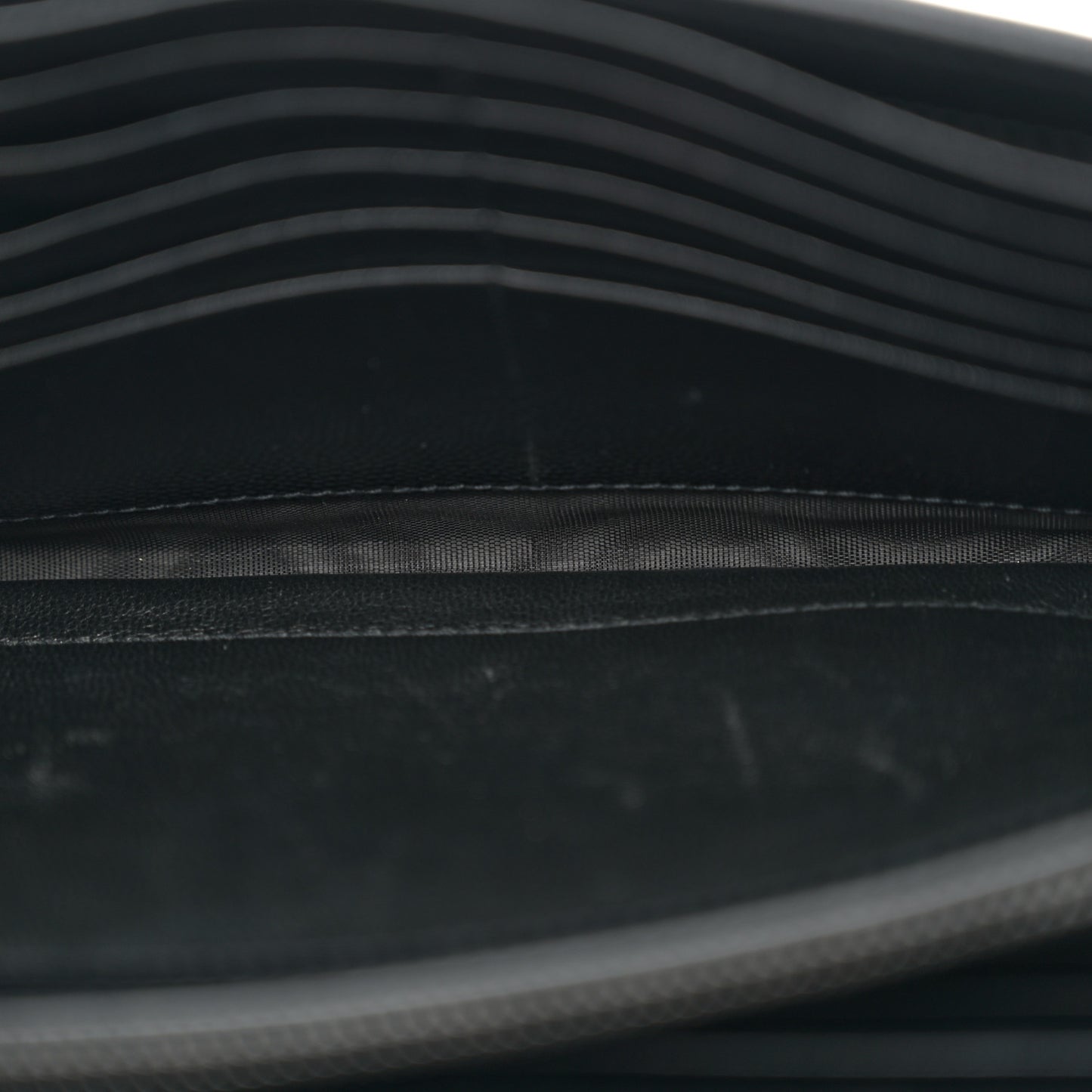 Grain De Poudre Matelasse Chevron Monogram Monochrome Chain Wallet Black