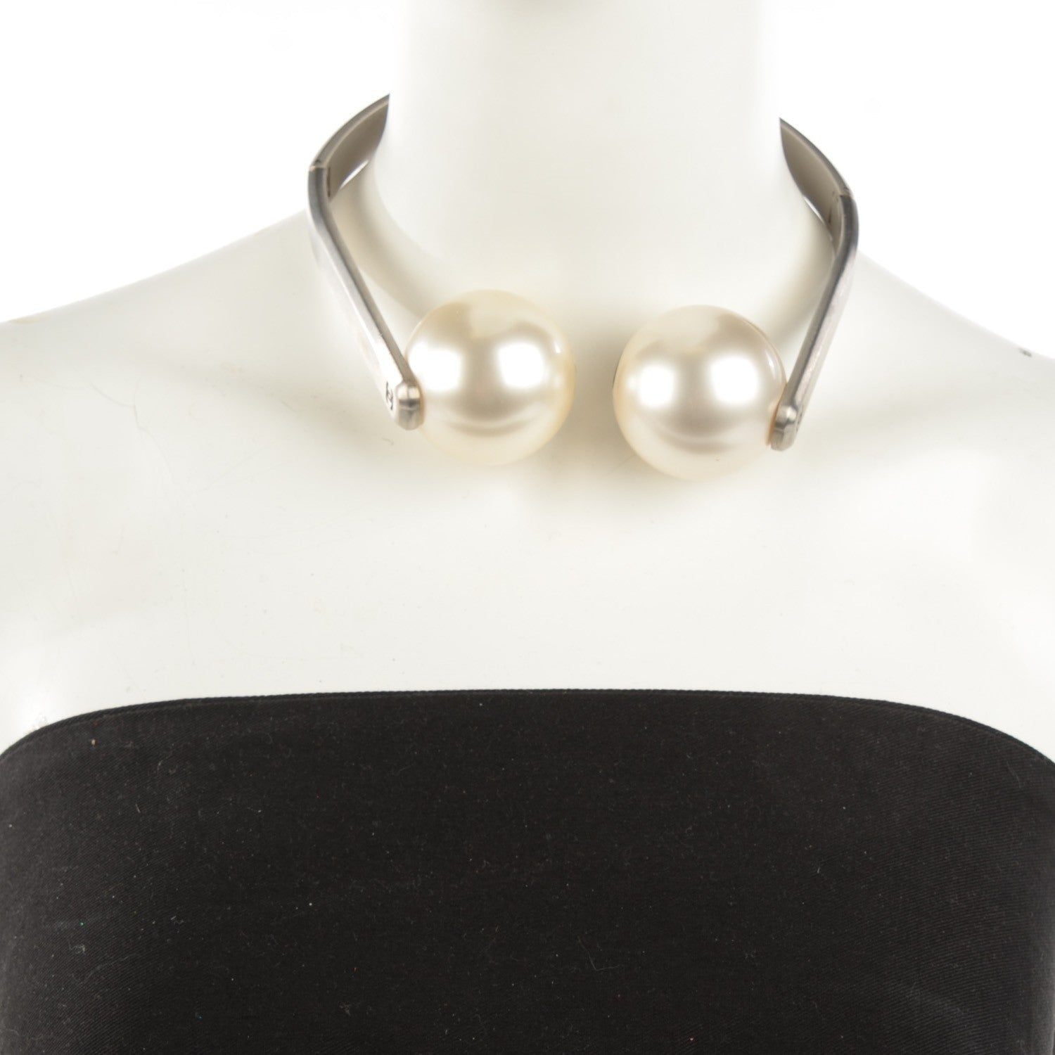 Chanel Giant Pearl Headphones Necklace Silver 2 of 6