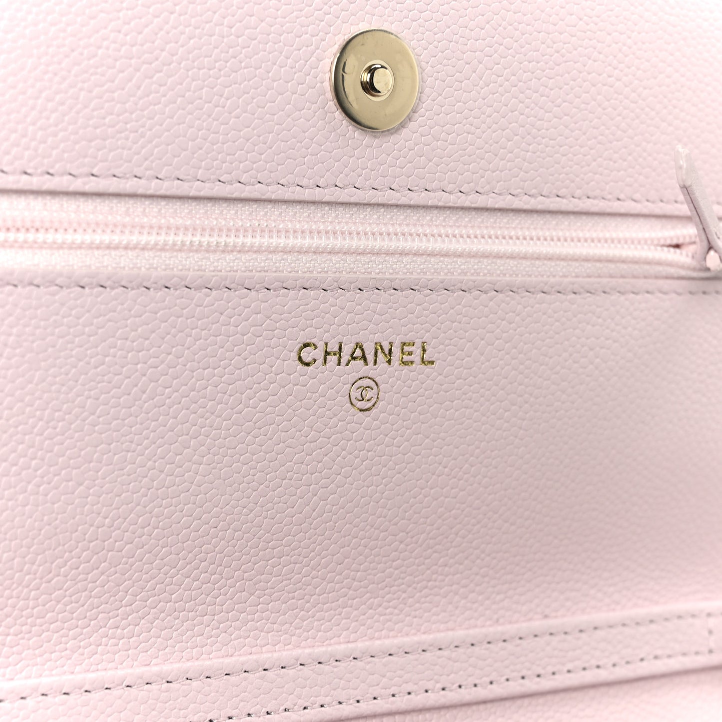 Caviar Quilted Tiny CC Wallet On Chain WOC Light Pink
