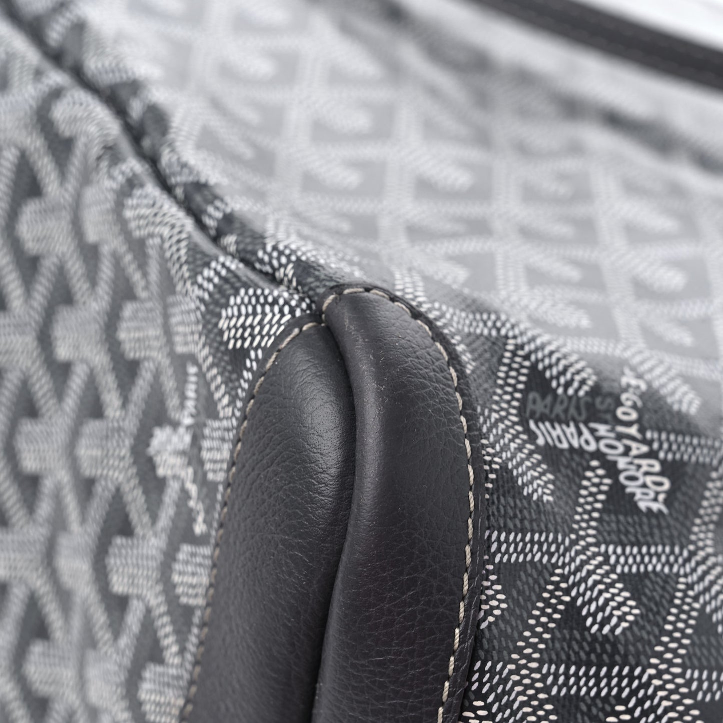 Goyardine Artois MM Grey