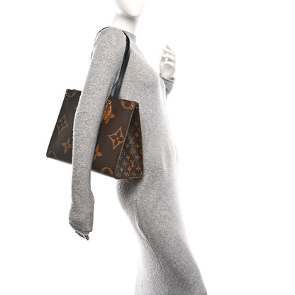 Louis Vuitton Reverse Monogram Giant Onthego MM 2 of 9