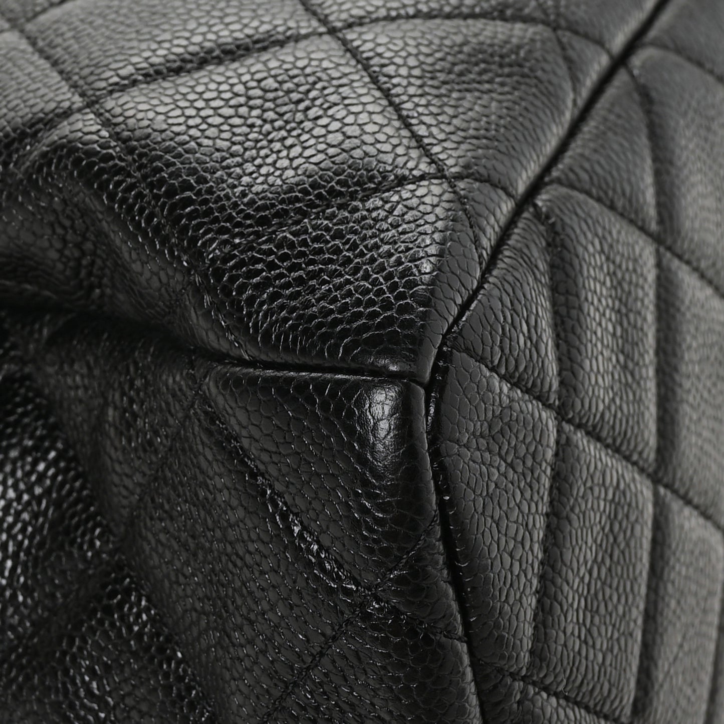 Caviar Flat Quilted CC Chain Bucket Drawstring Bag Black