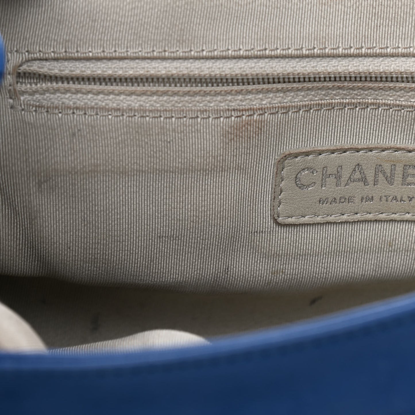 Washed Lambskin Chain Around Medium Messenger Blue
