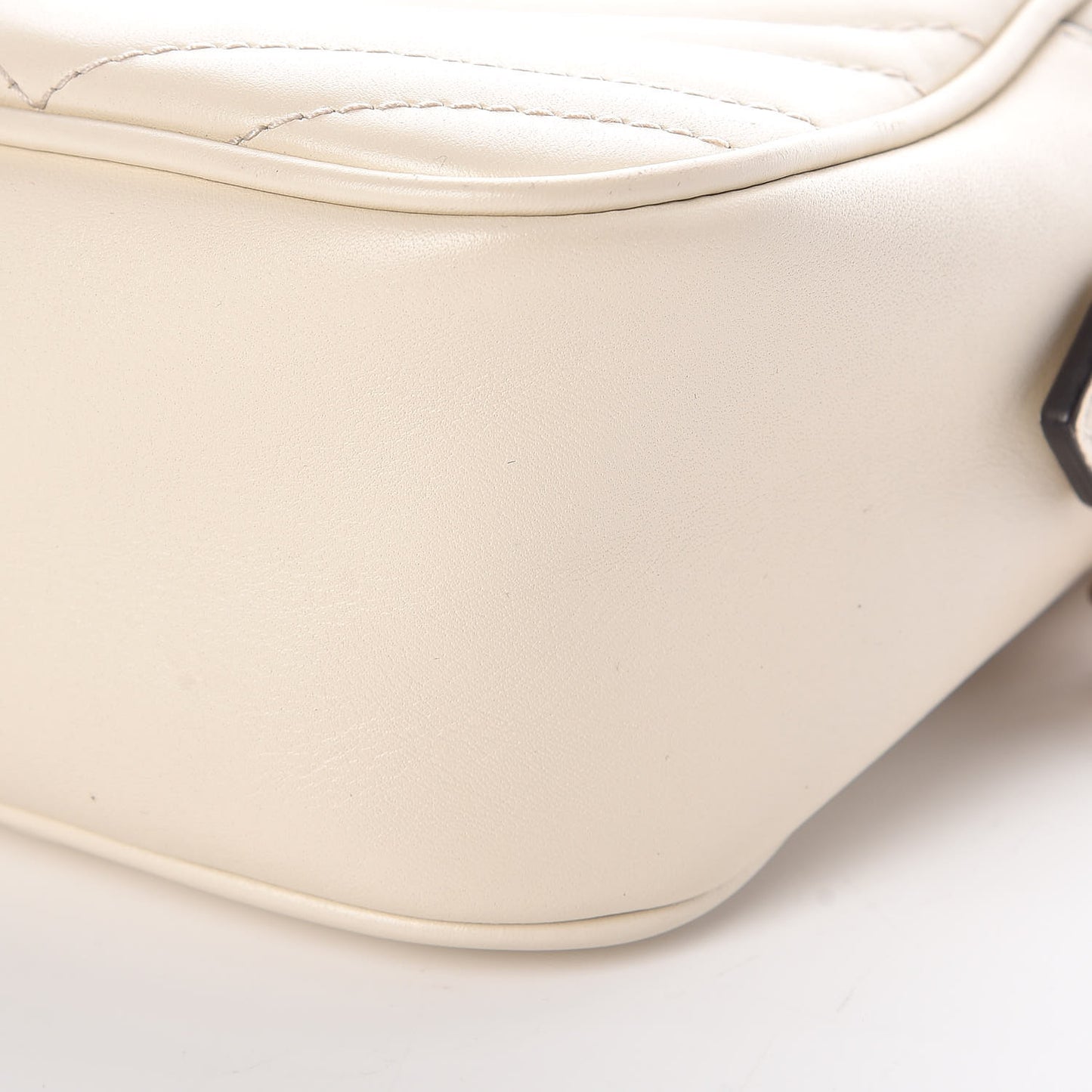 Calfskin Matelasse Small GG Marmont Chain Shoulder Bag White
