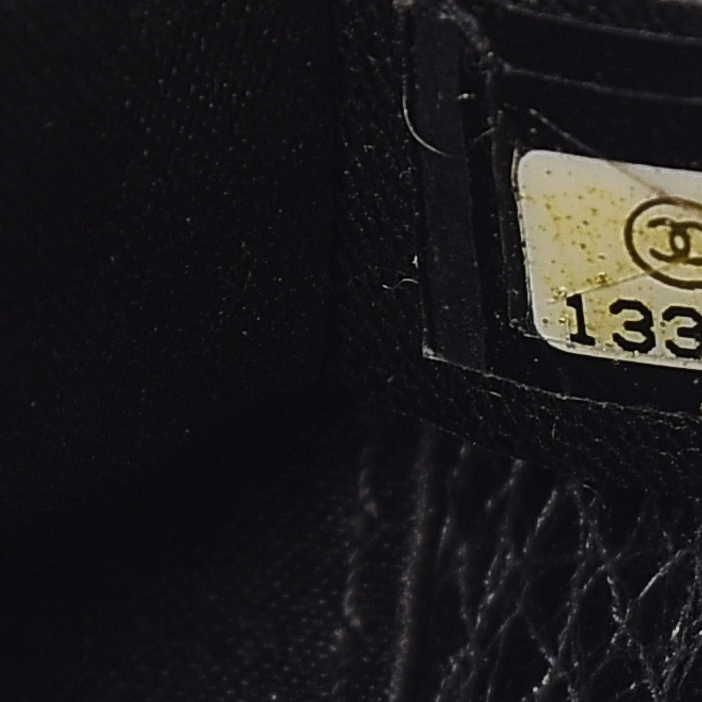 Glazed Calfskin Stitched On The Road Flap Black