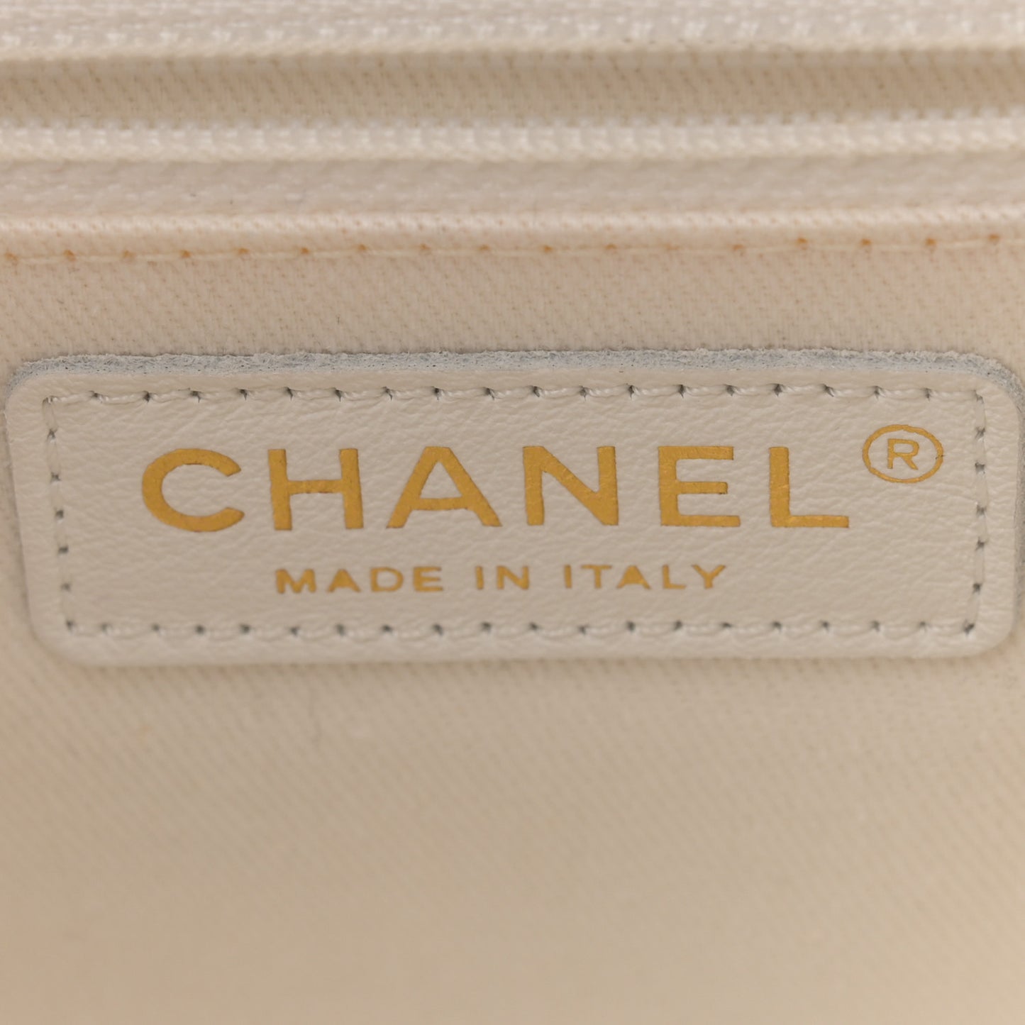 Caviar Quilted Small Business Affinity Flap White