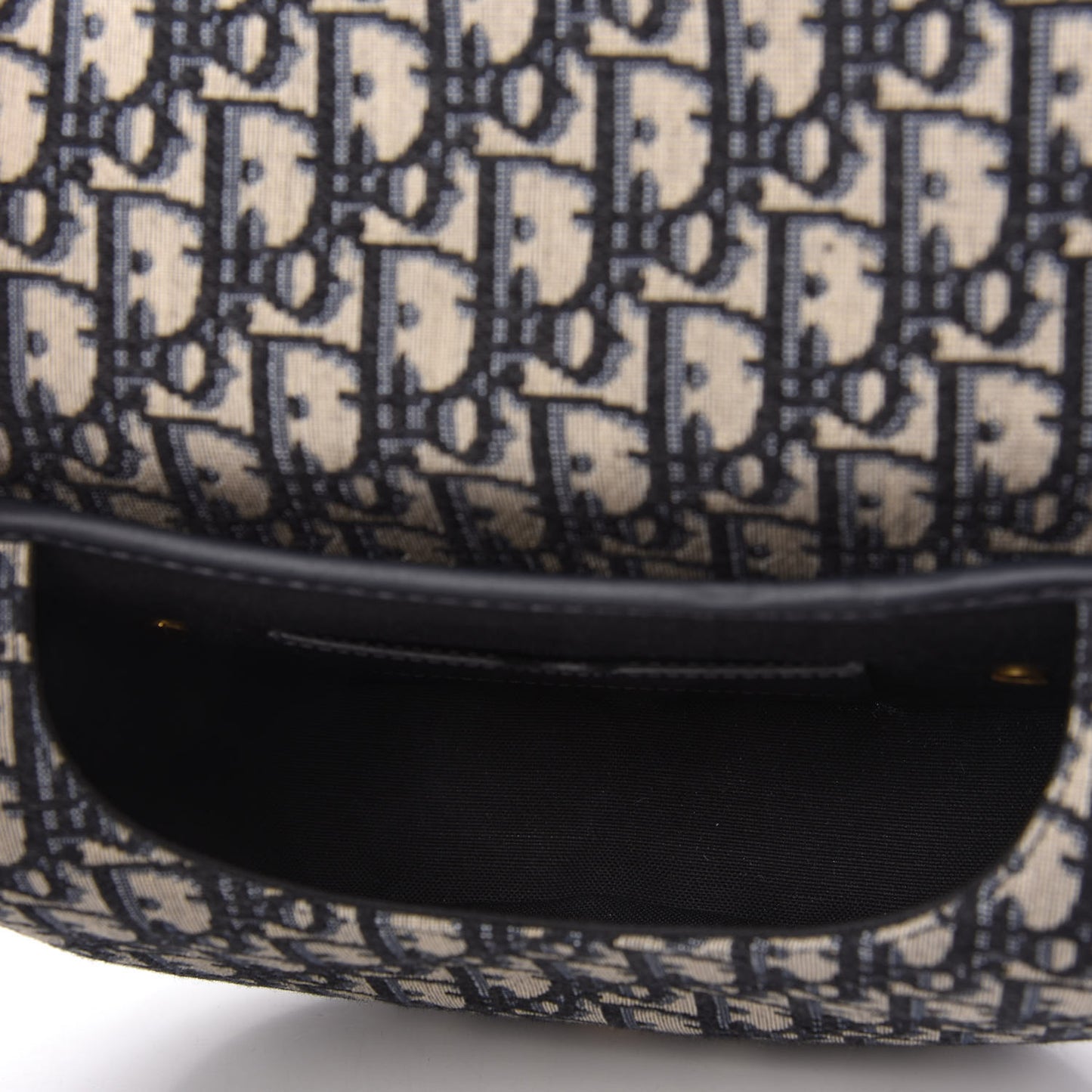 Oblique Medium Bobby Flap Blue