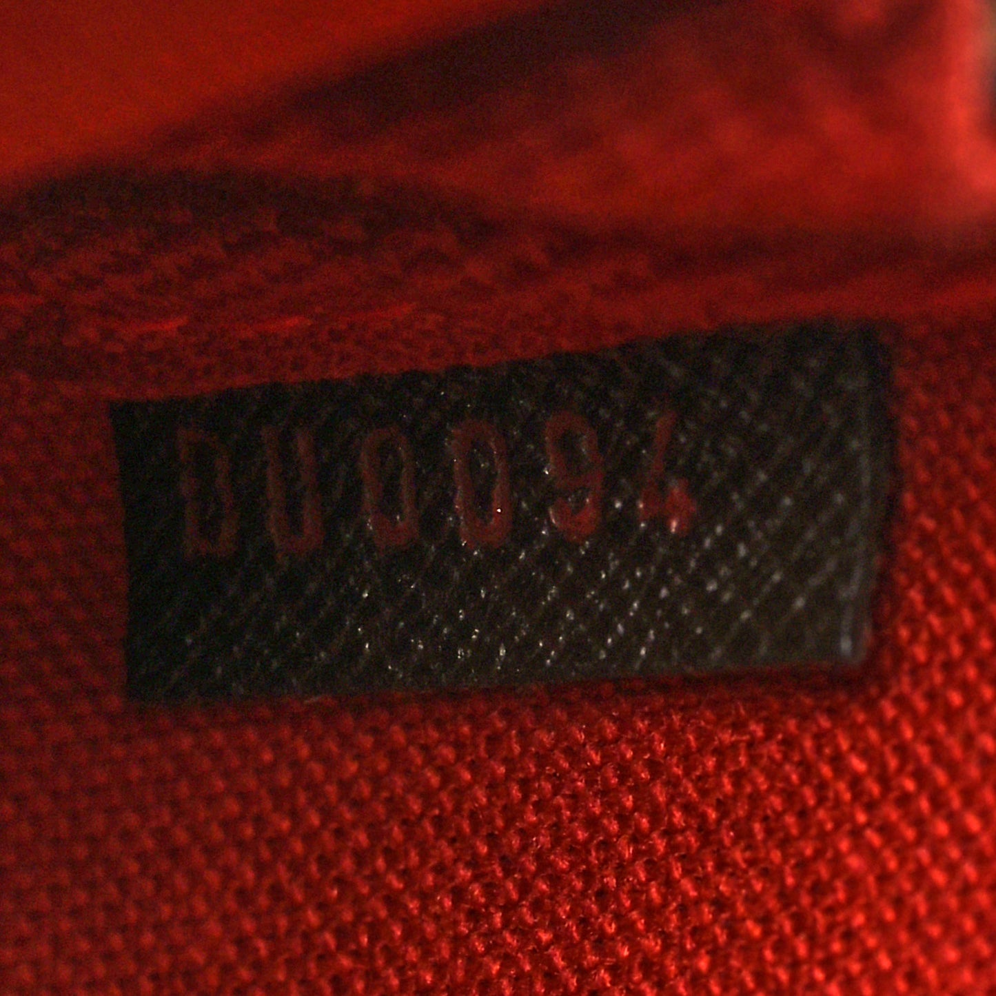 Damier Ebene Bucket Pochette Accessories