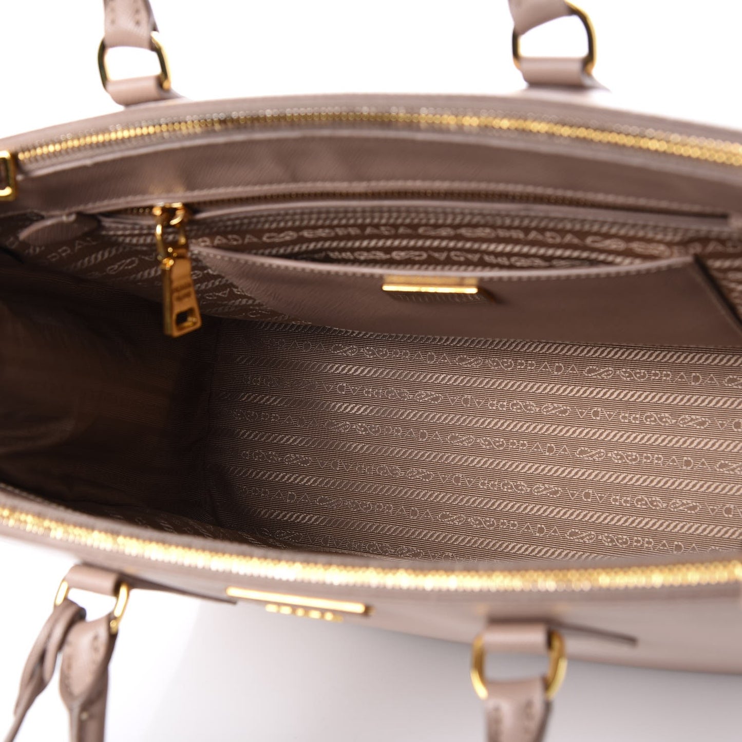 Saffiano Medium Galleria Double Zip Tote Cammeo
