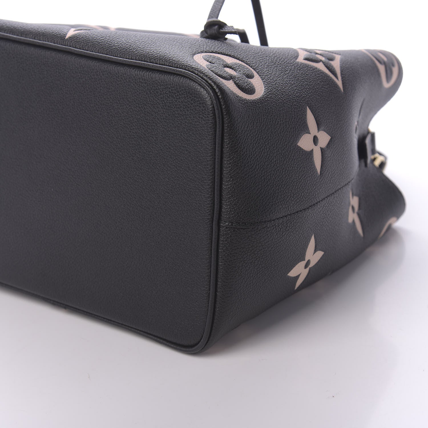 Louis Vuitton Empreinte Monogram Giant Neonoe MM Black Beige 7 of 11