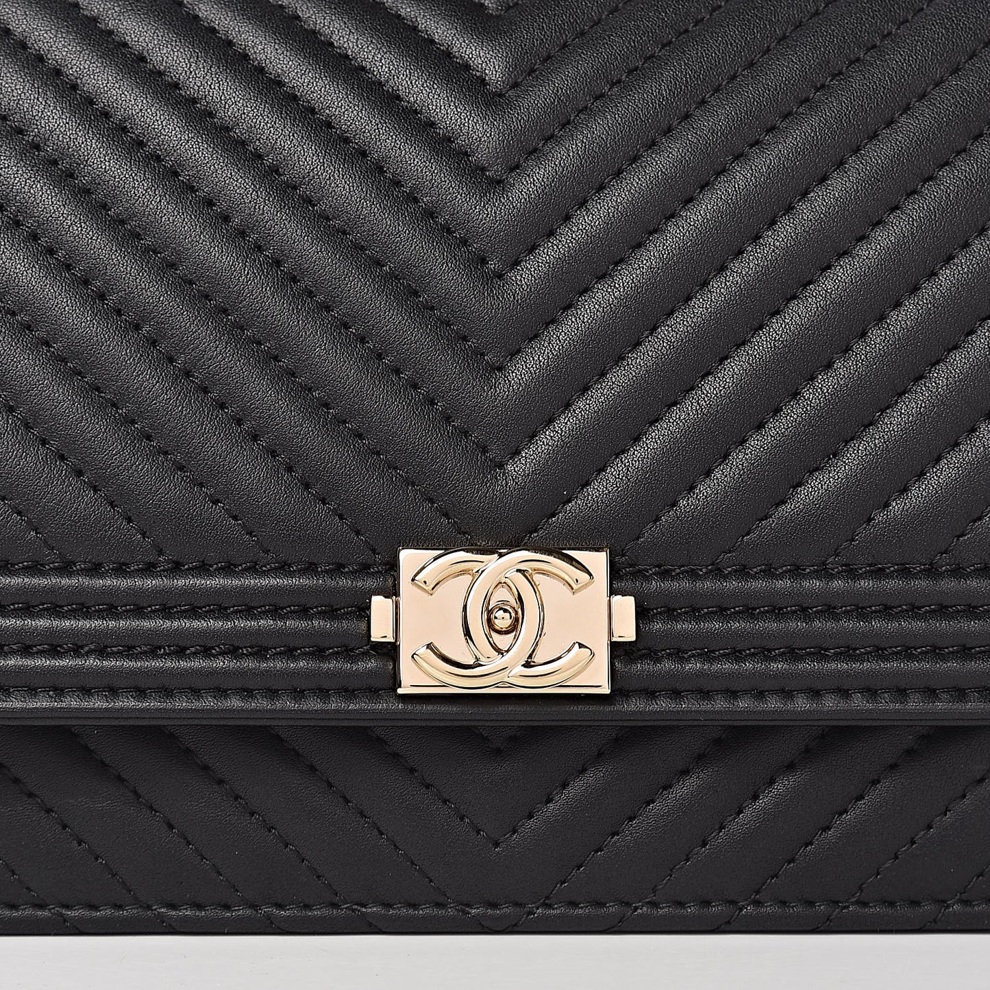Calfskin Chevron Boy Wallet On Chain WOC Black