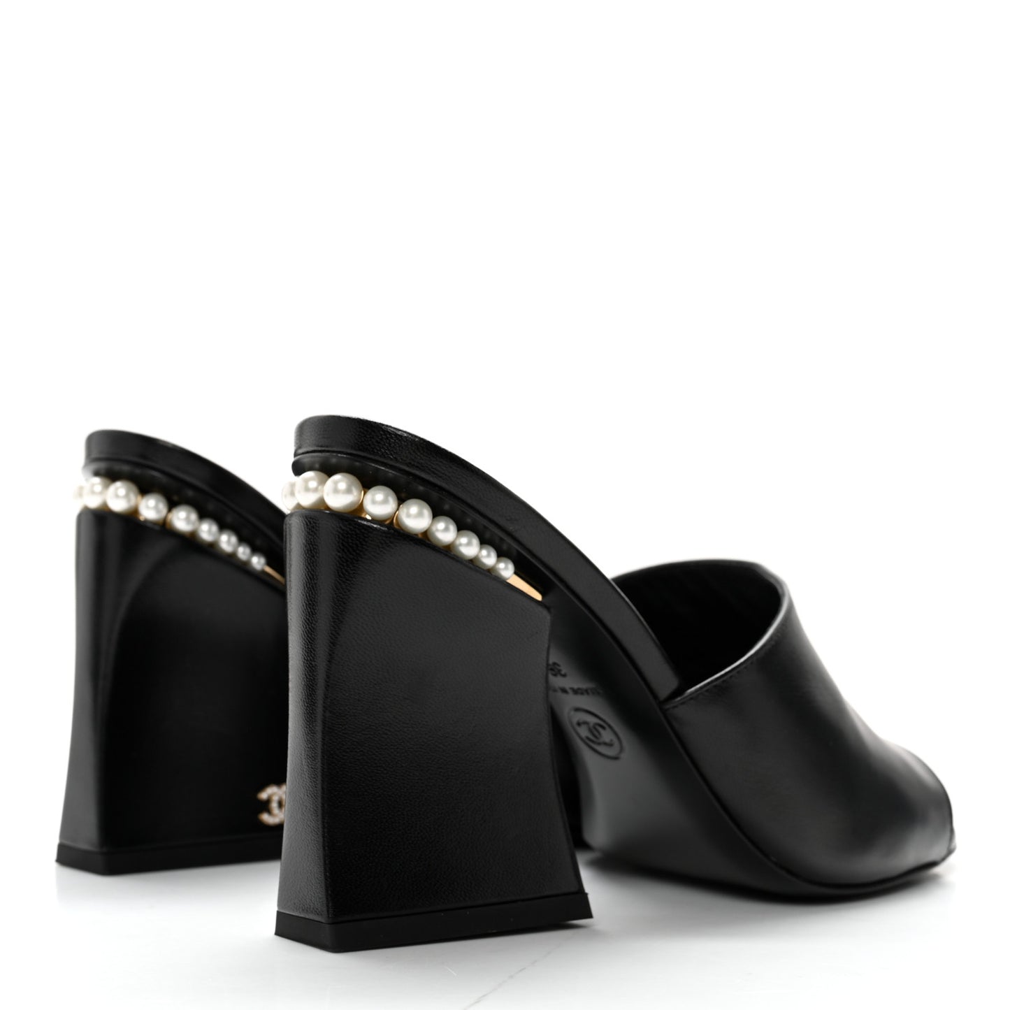Shiny Goatskin Pearl Mule 36 Black