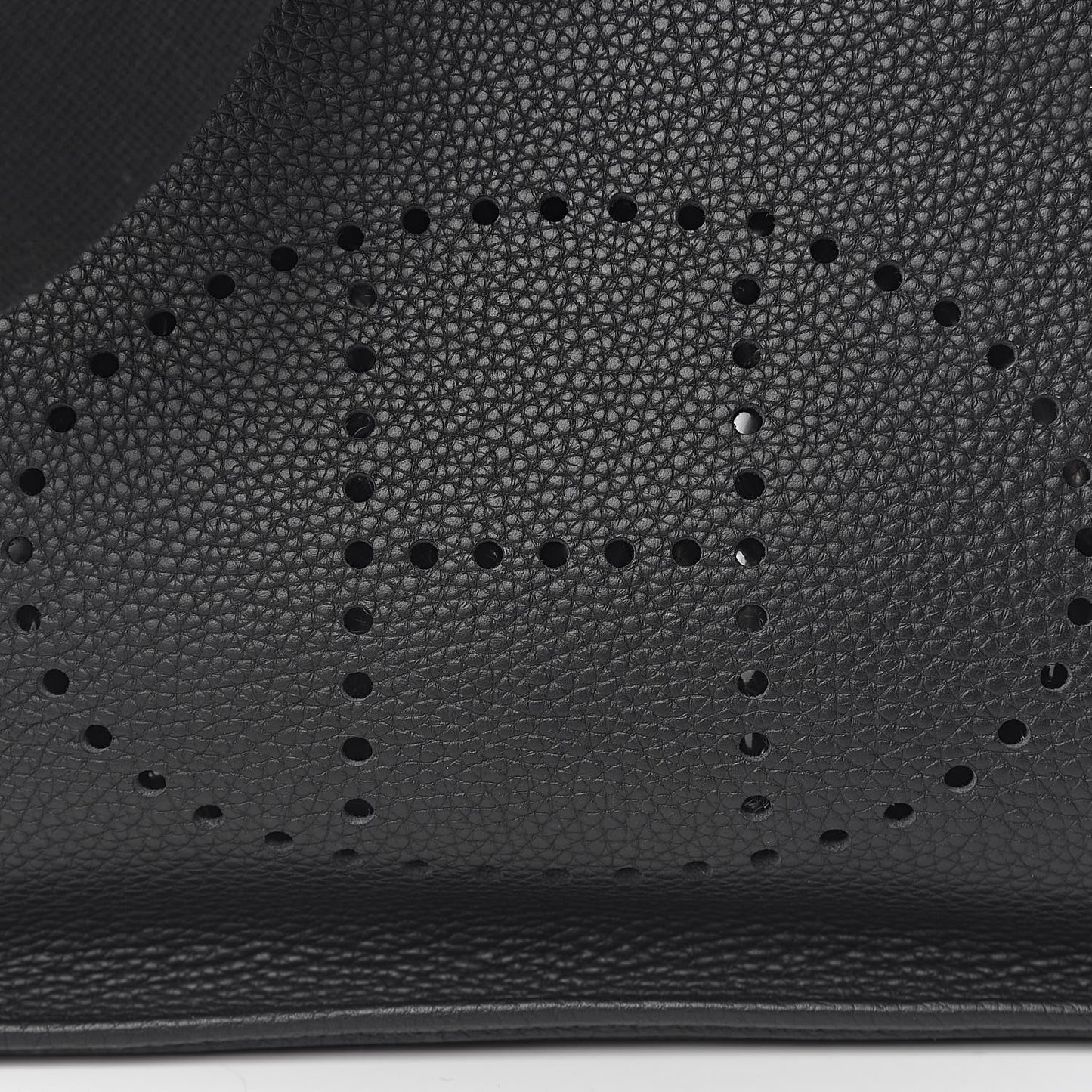 Taurillon Clemence Evelyne III PM Black