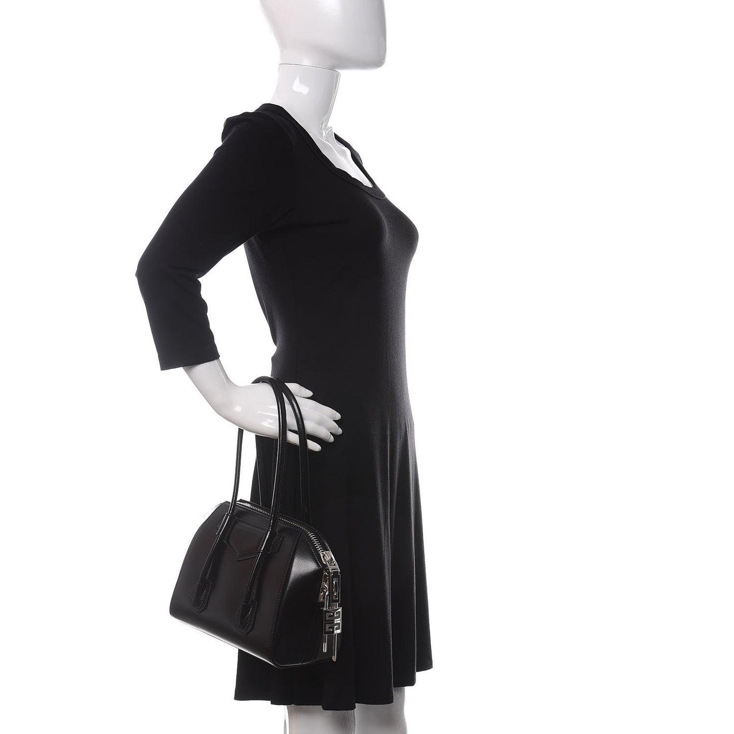 Box Calfskin Mini Lock Antigona Black