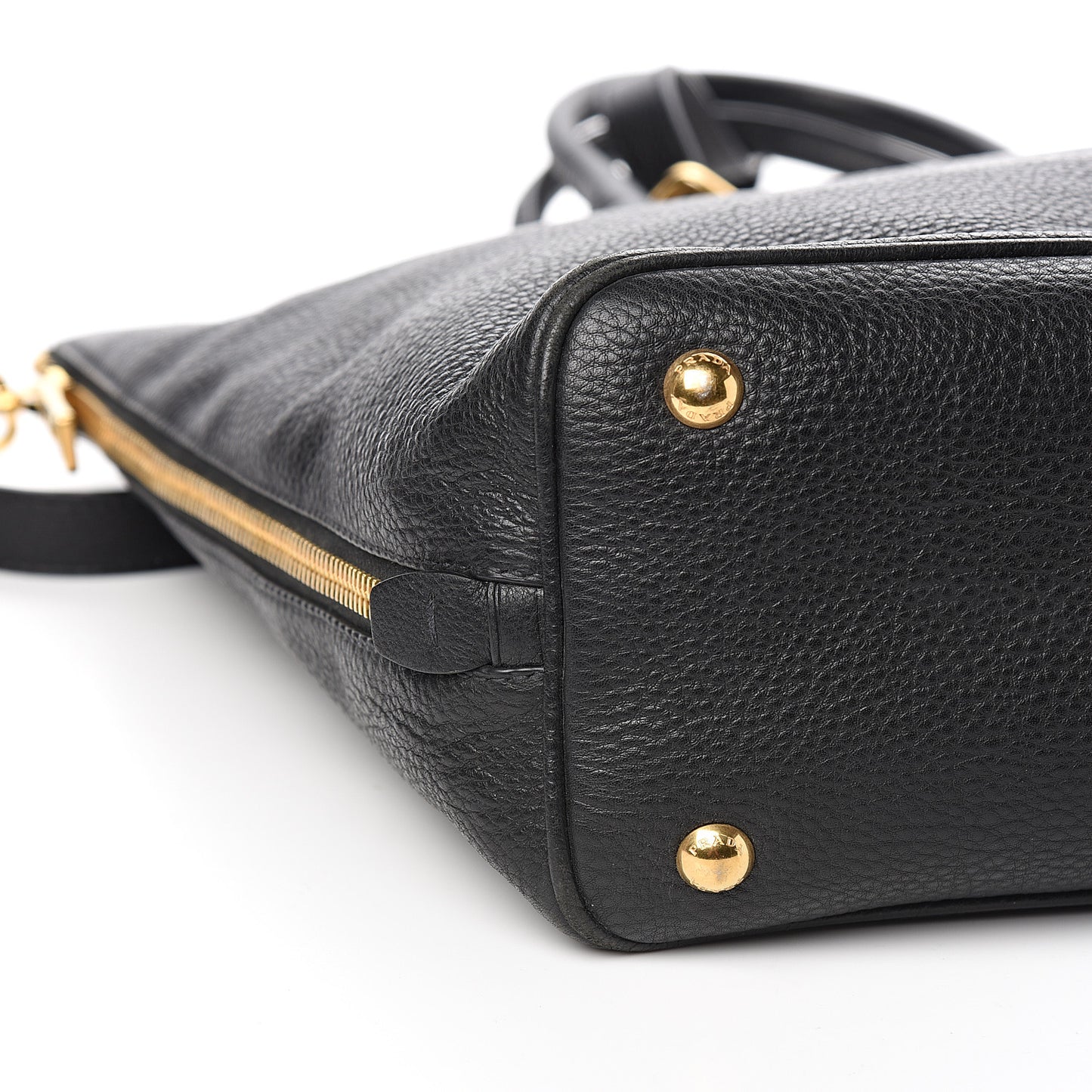 Vitello Daino Side Zip Tote Black