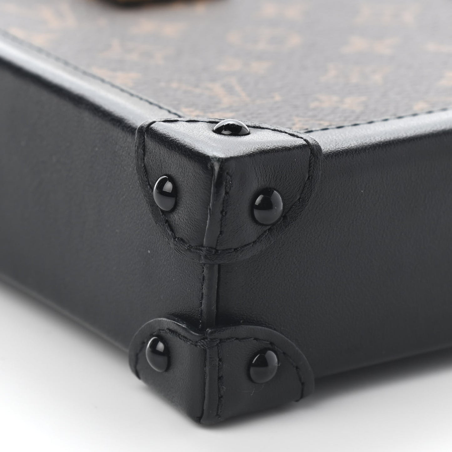Monogram Pochette Trunk Verticale Black